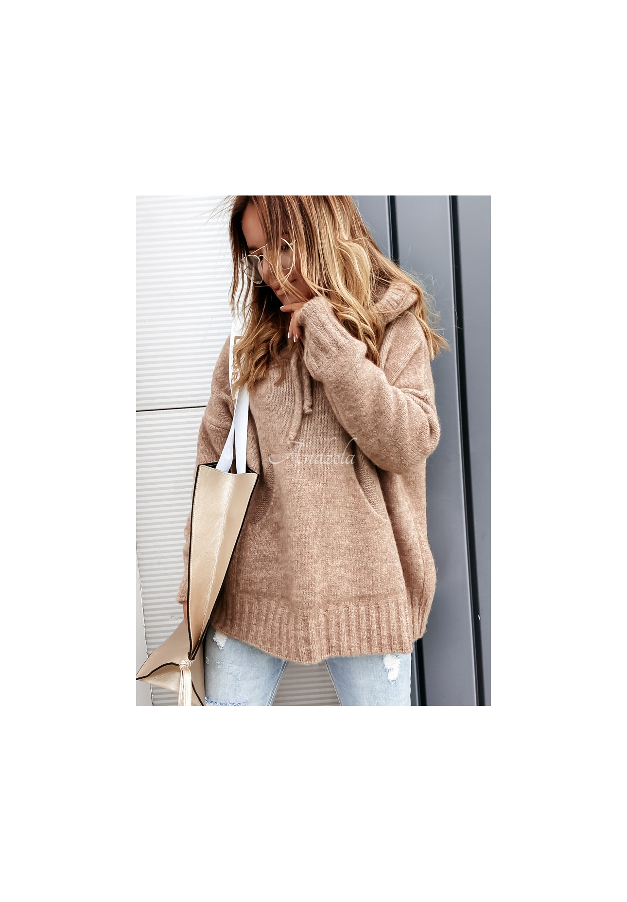 Svetr oversize s kapucí Carra velbloudí