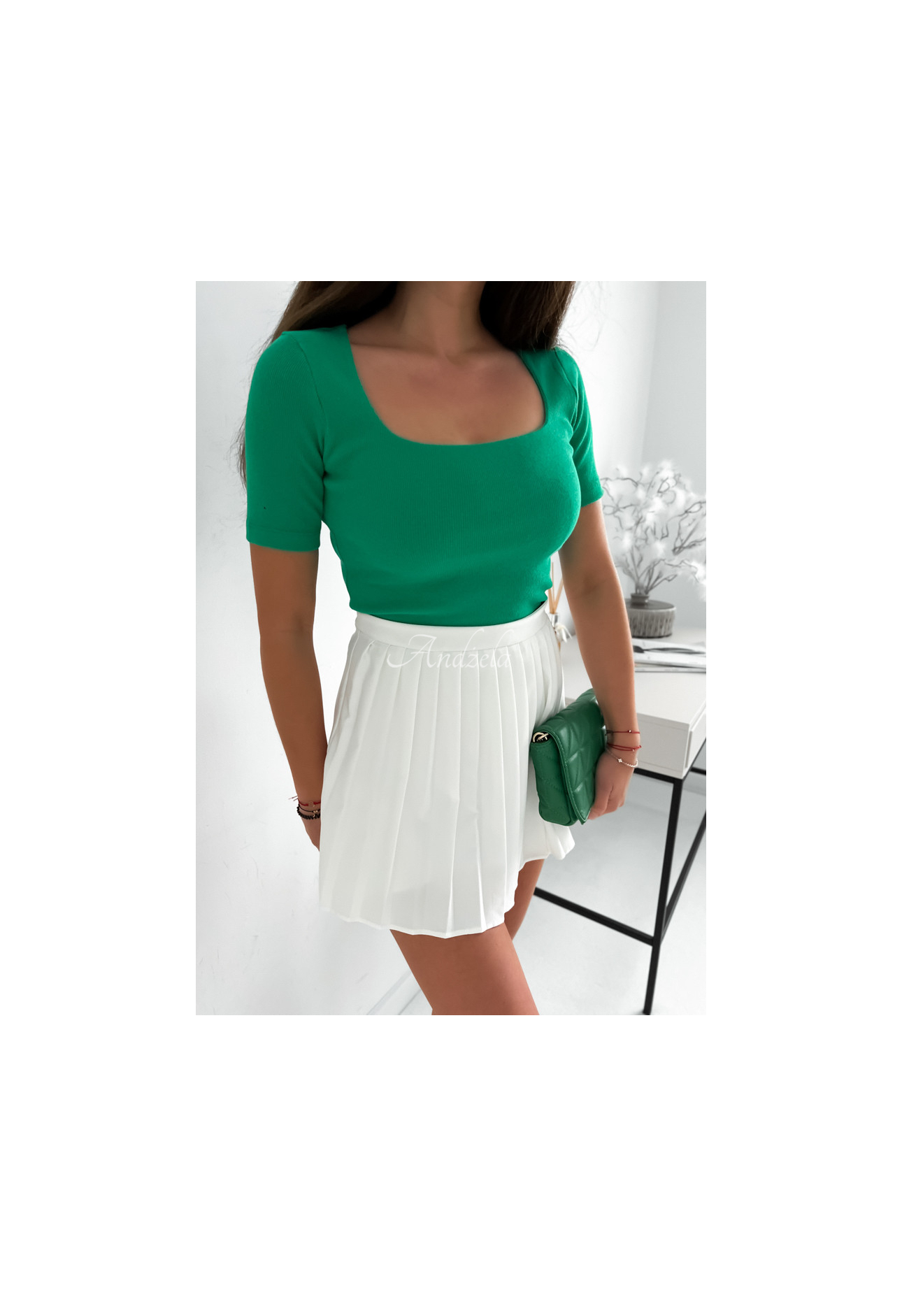 Vroubkovaná halenka s hranatým výstřihem Trust Yourself zelená