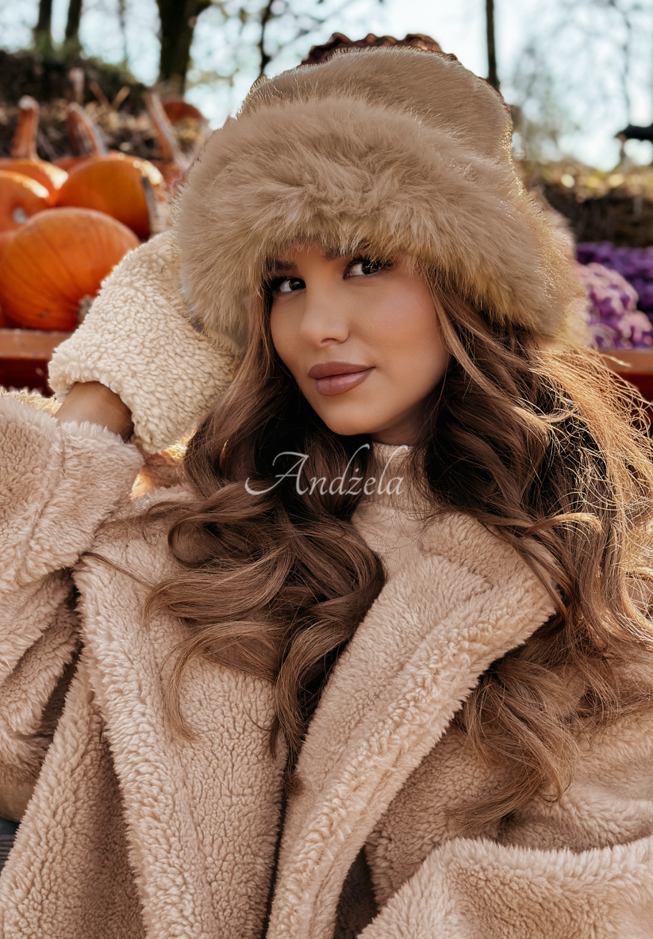 Čepice bucket hat s kožíškem When Snow Falls velbloudí