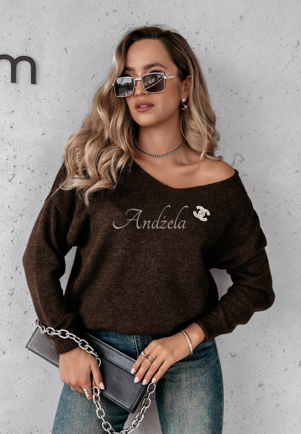 Svetr s v&yacute;střihem Caffe Latte čokol&aacute;dov&yacute;
