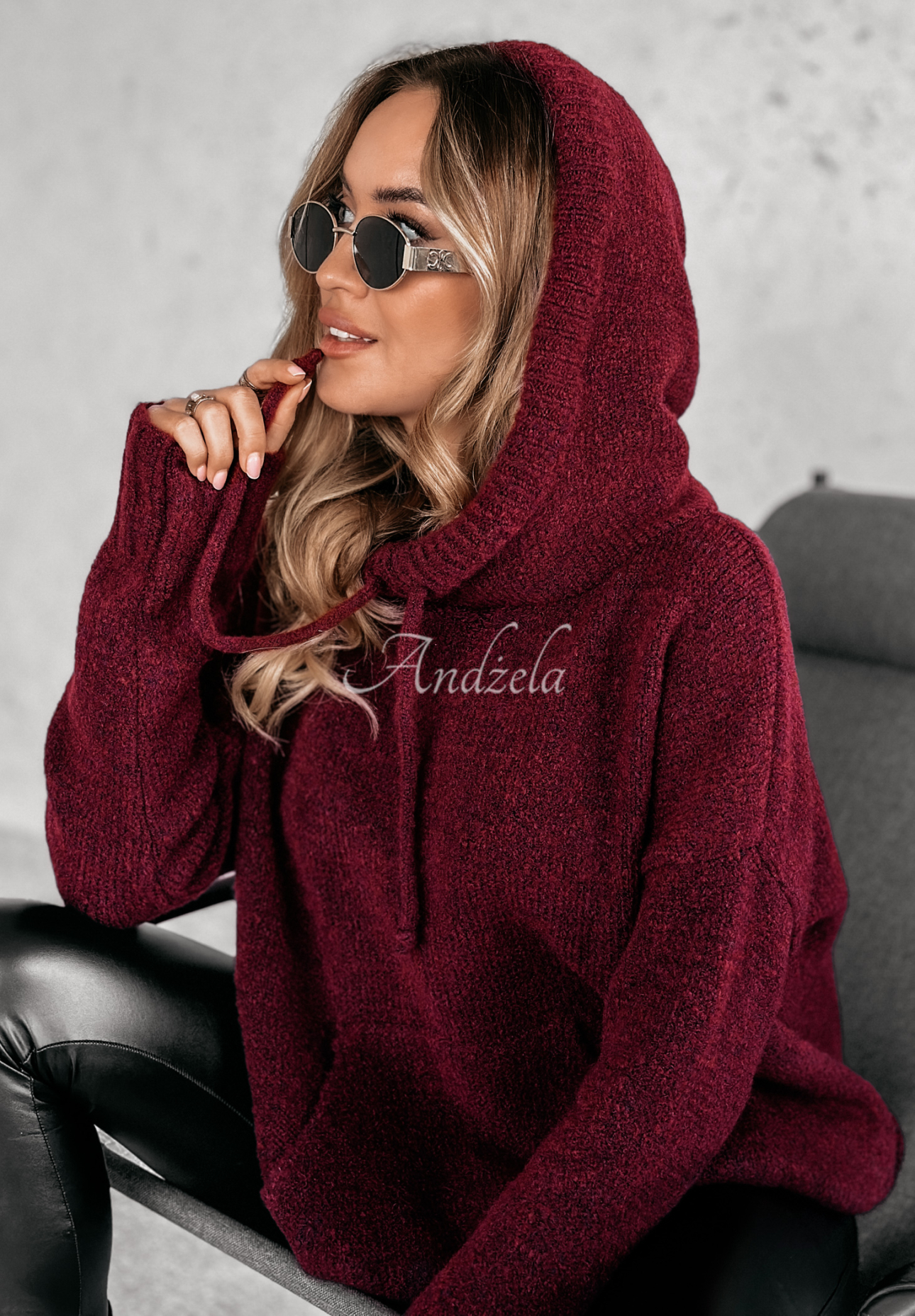 Svetr oversize s kapucí Carra vínový