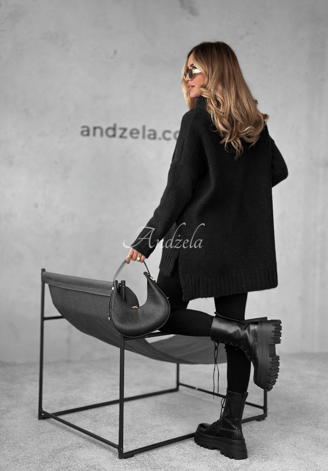 Svetr oversize s rolákem Benin Černé