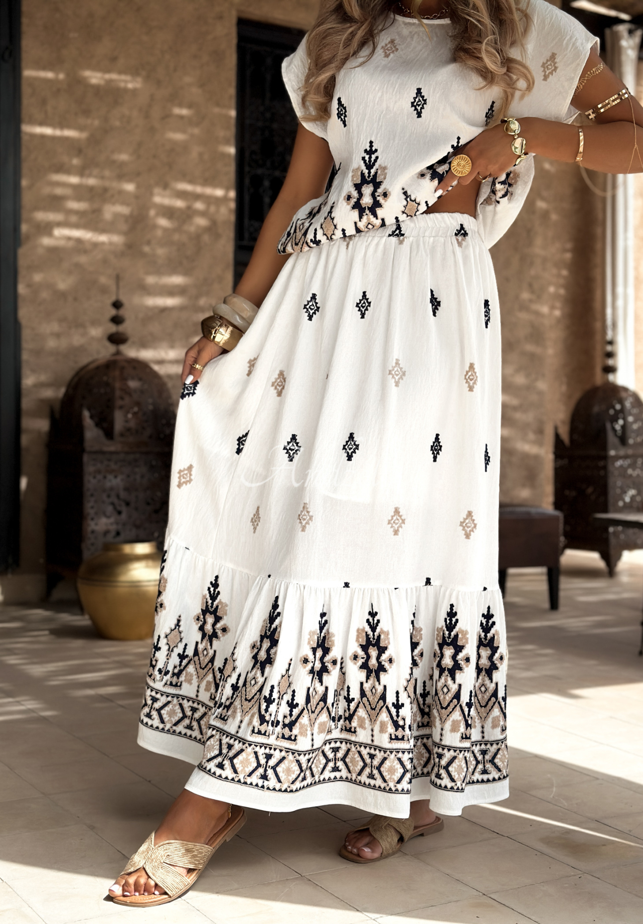 Viskózová maxi sukně s výšivkami boho Beautiful Destination Bílá