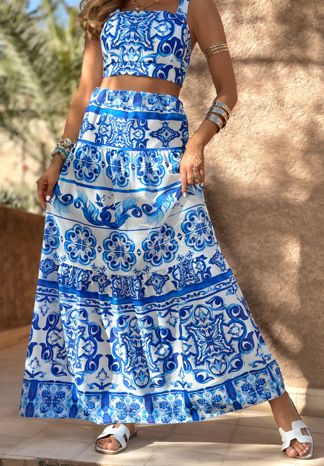 Souprava top na ramínka a sukně se vzory Marrakesh Mosaic bílo-modrý