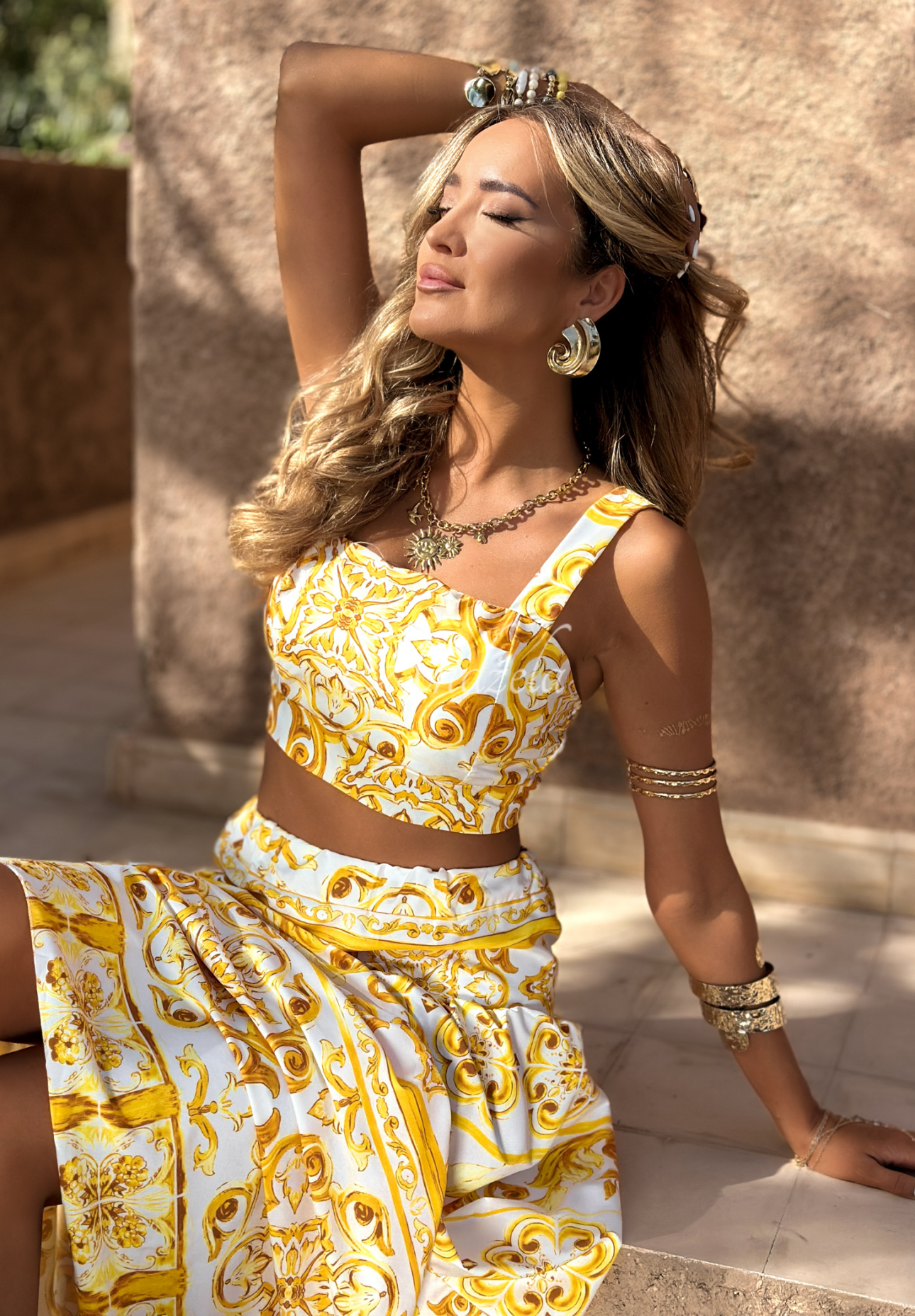 Souprava top na ramínka a sukně se vzory Marrakesh Mosaic bílo-banánový