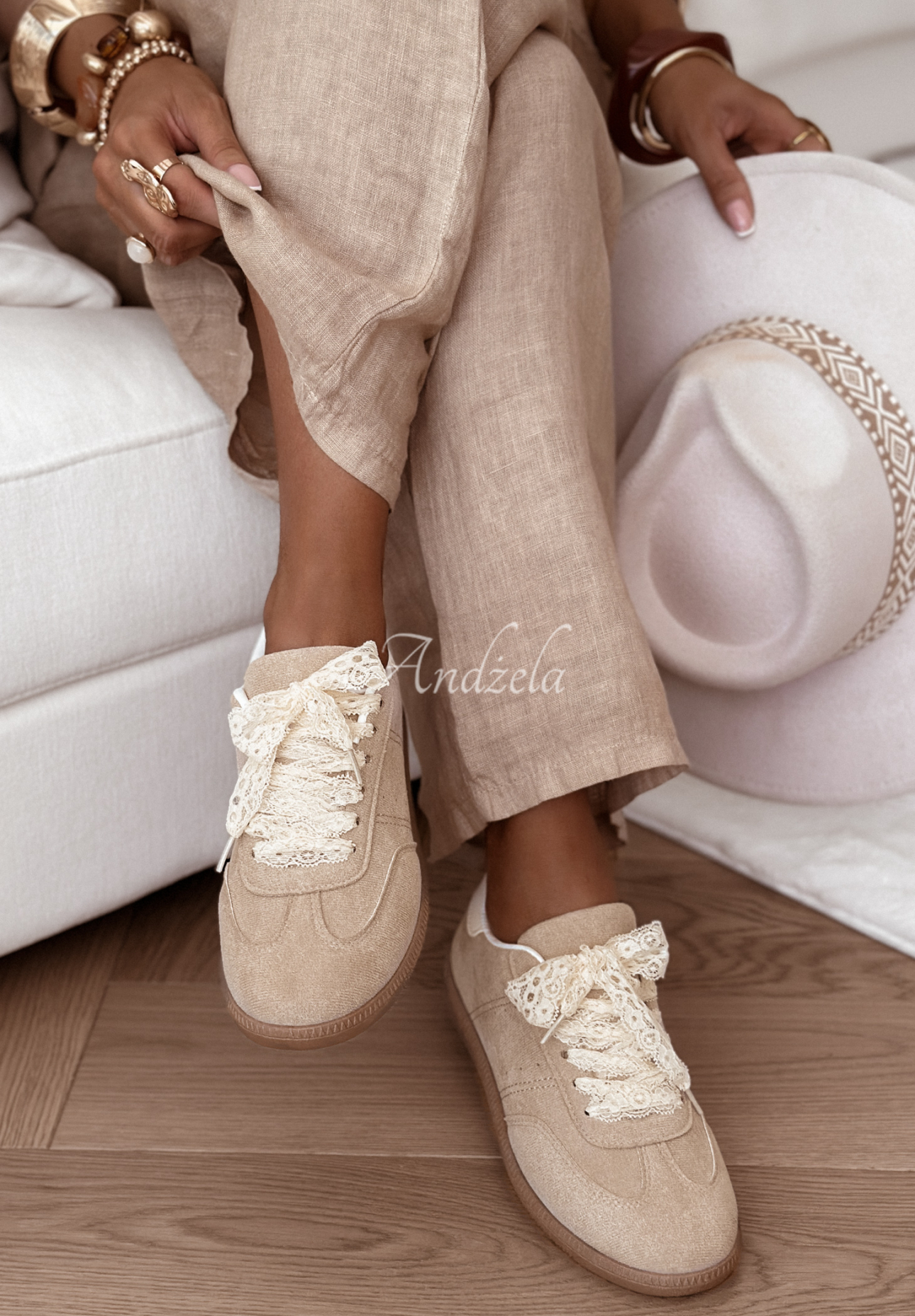 Semišové tenisky s mašlí Sweet &amp; Pearly béžové
