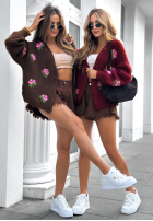 Krótki kardigan w kwiaty Bloomingdale vínový