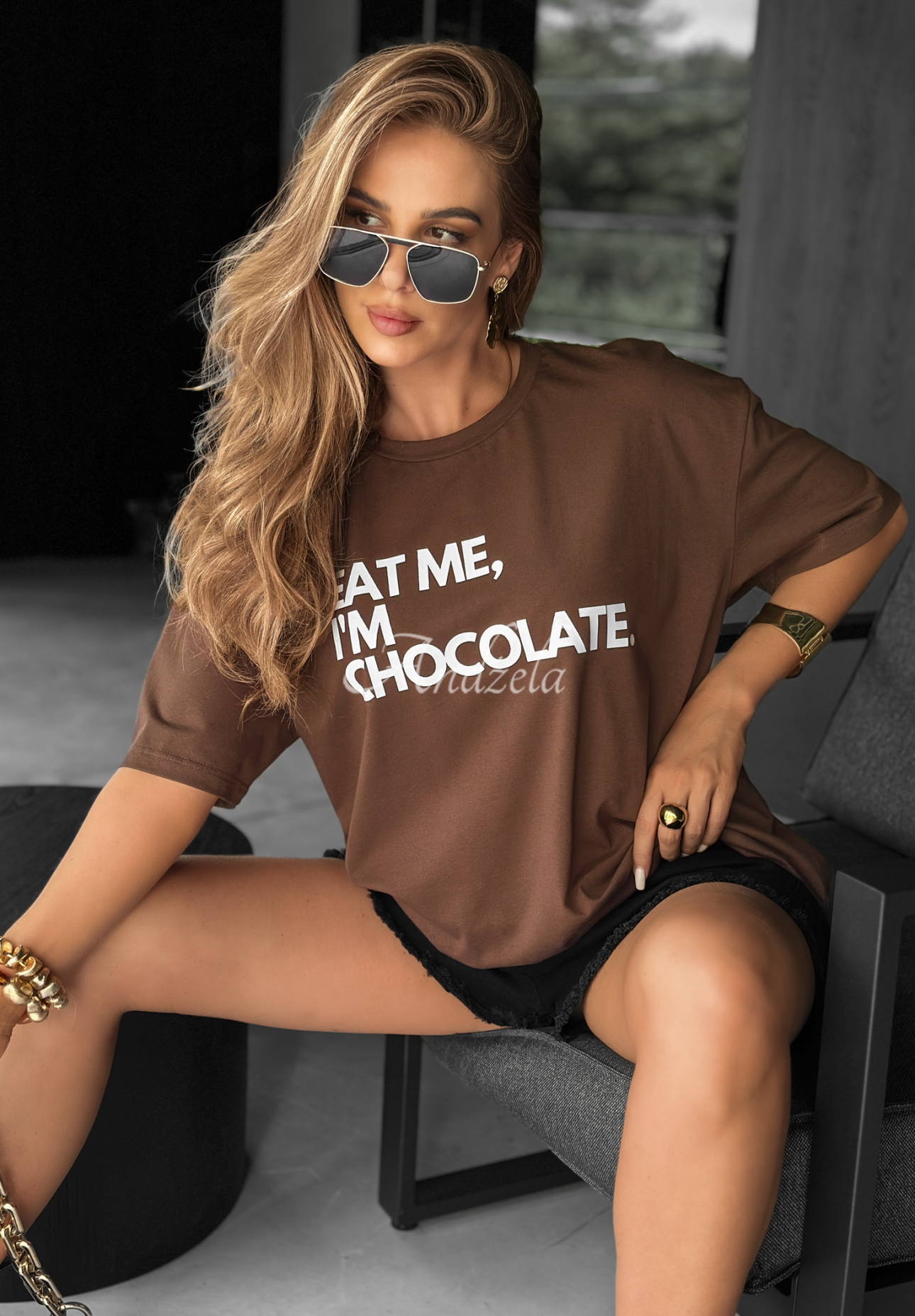 Tričko s potiskem Eat Me čokoládový