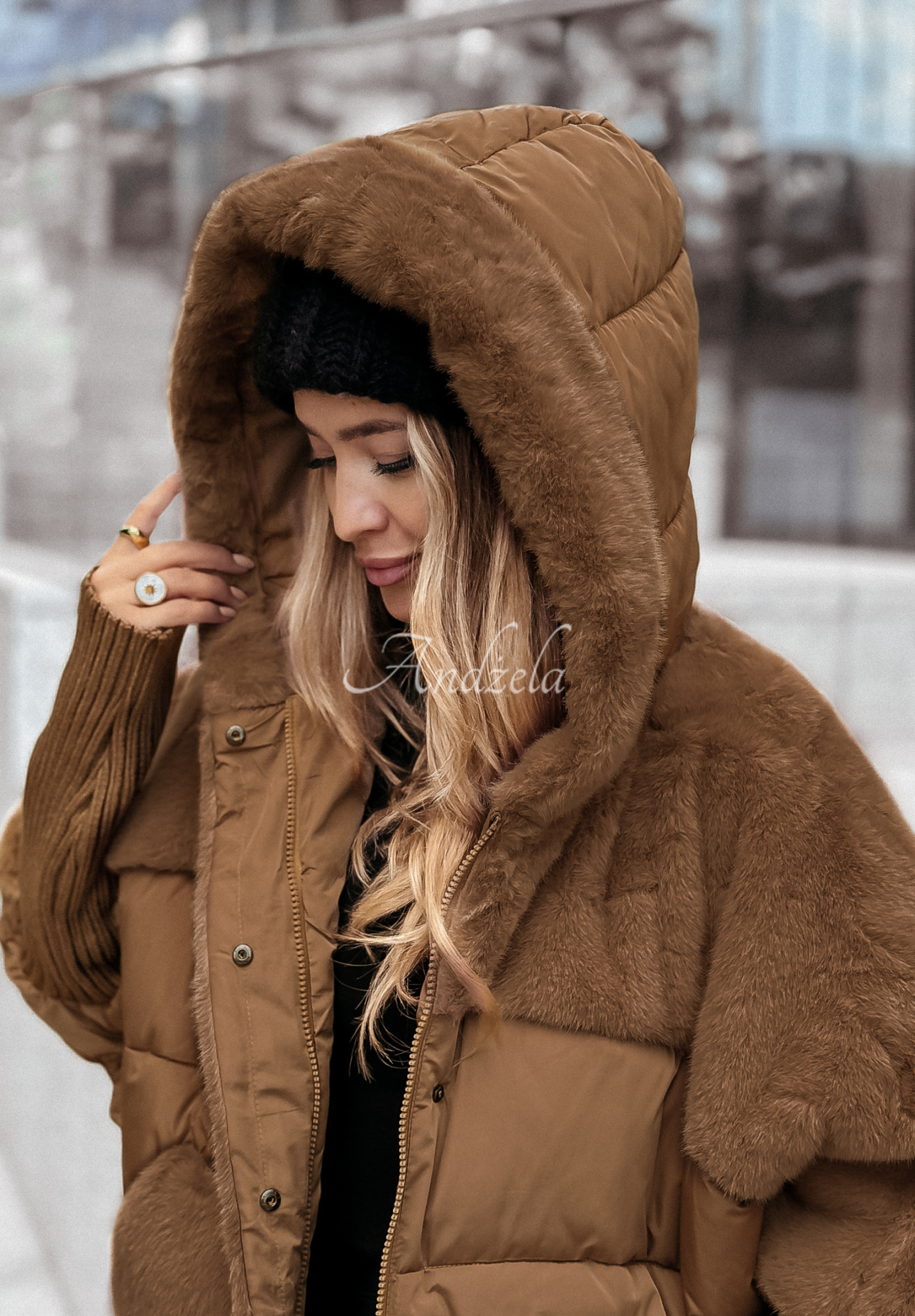 Prošívaná bunda s kožichem Snow &amp; Pines velbloudí