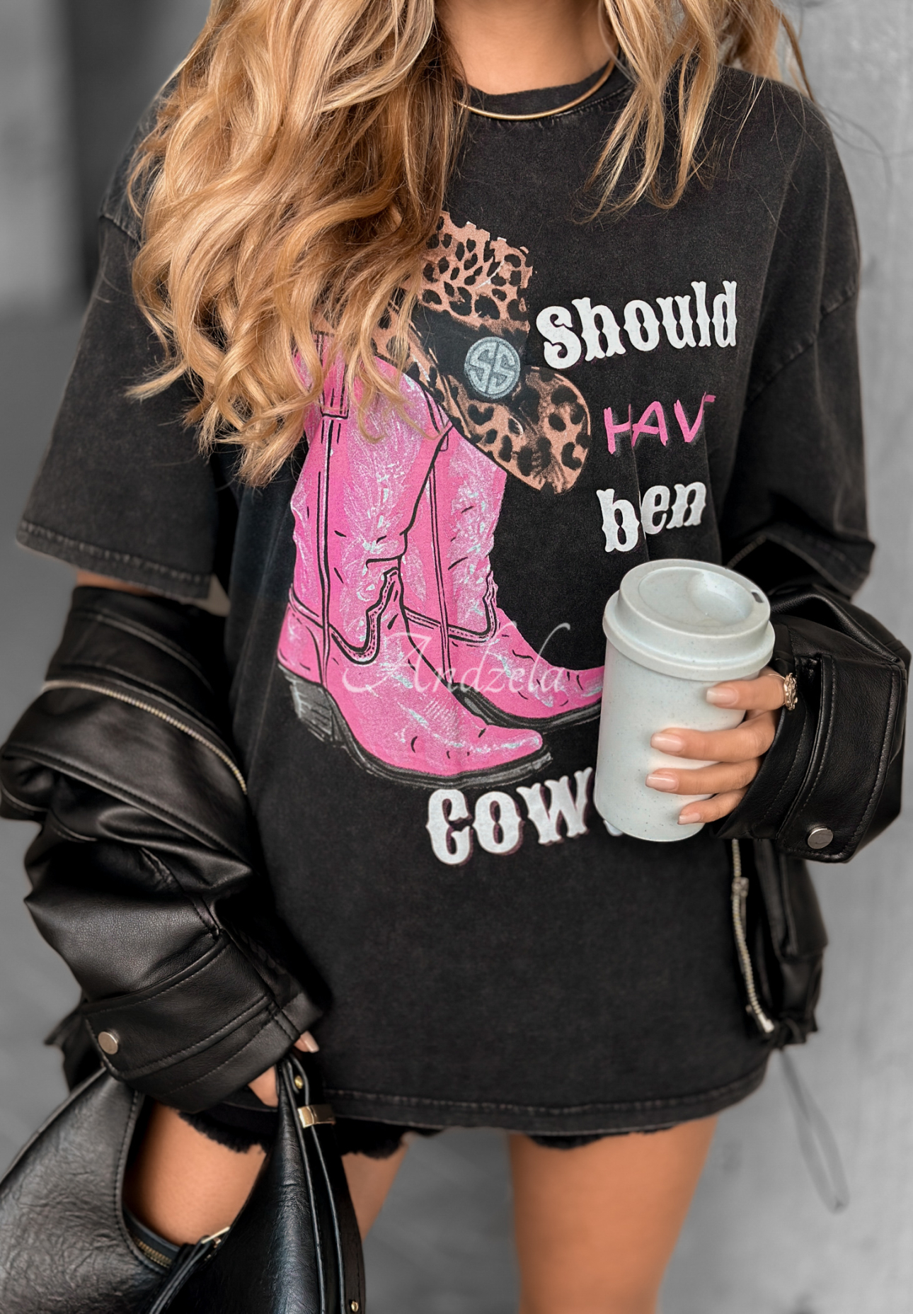 Tričko s potiskem A Cowgirl tmavě šedý