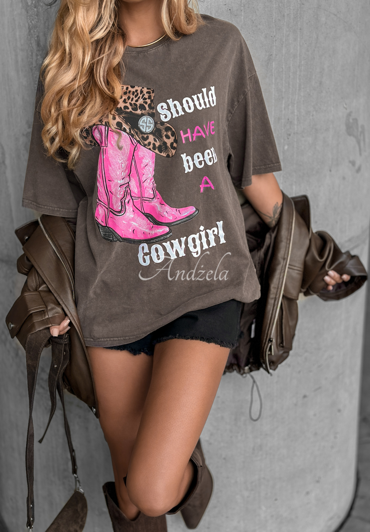 Tričko s potiskem A Cowgirl Mokka