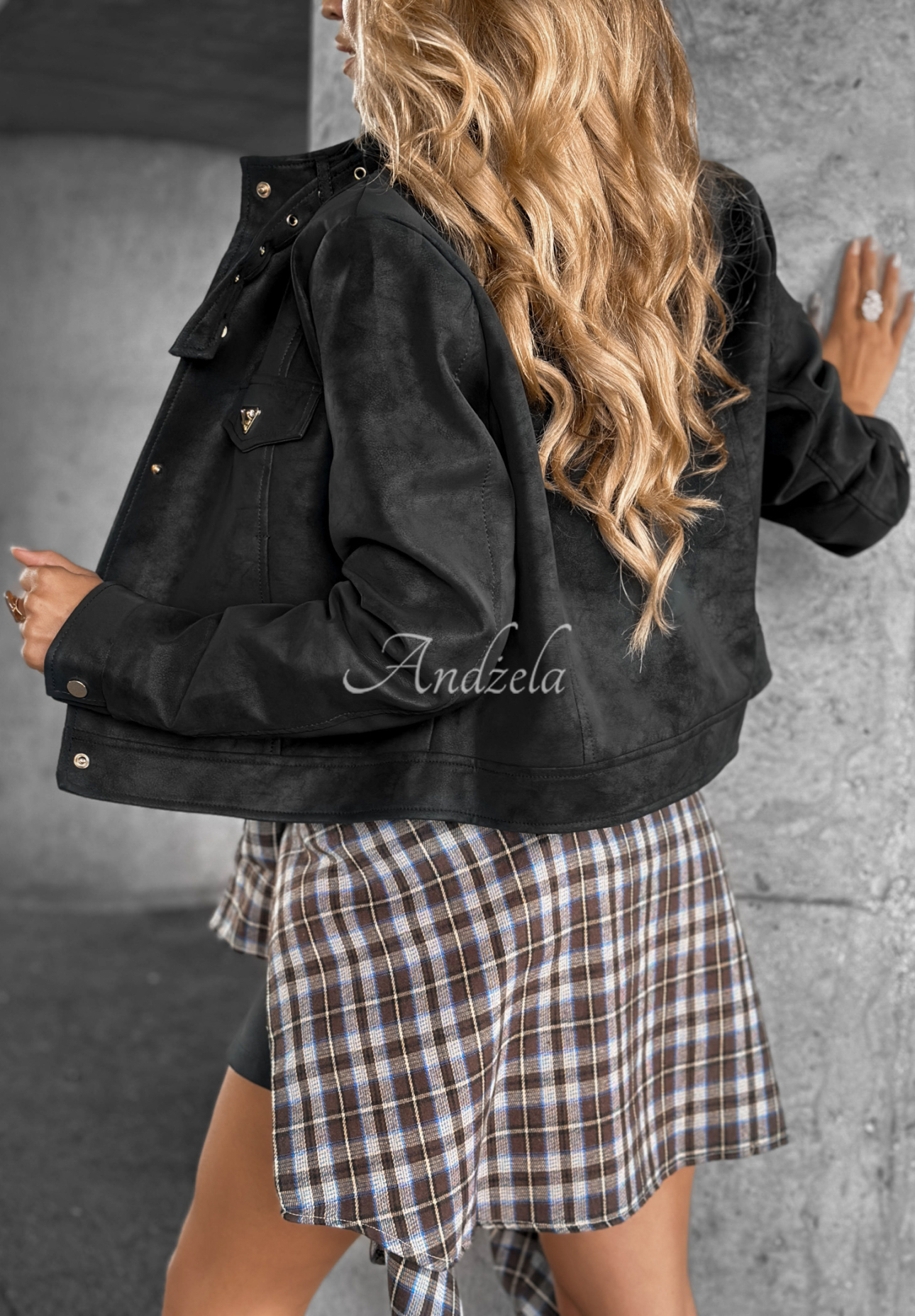 Krátký semišový křivák Autumn Whisper černá