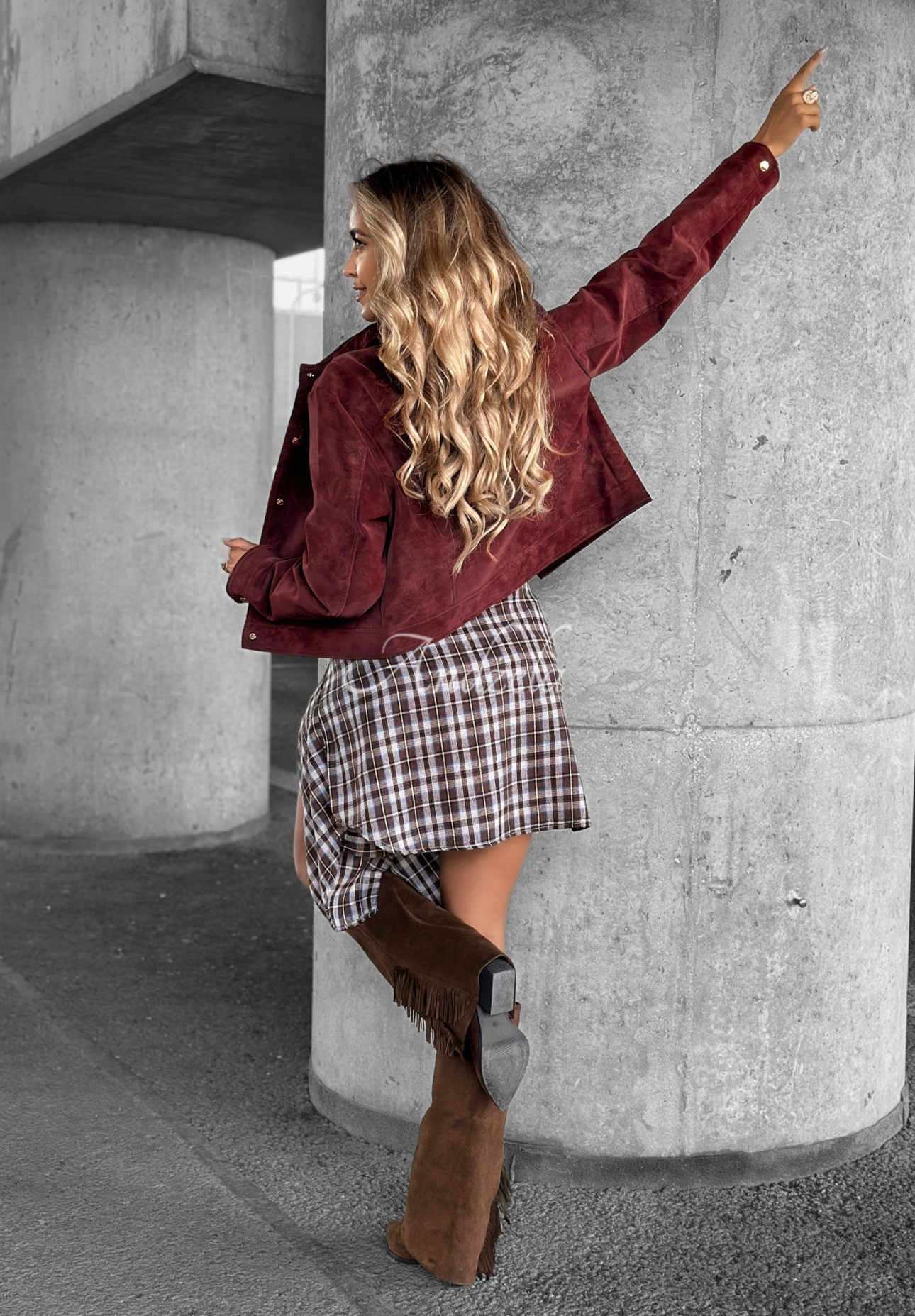Krátká semišová bunda Autumn Whisper vínová