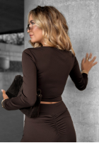 Krátká Halenka longsleeve z dekoltem Go Ahead čokoládová
