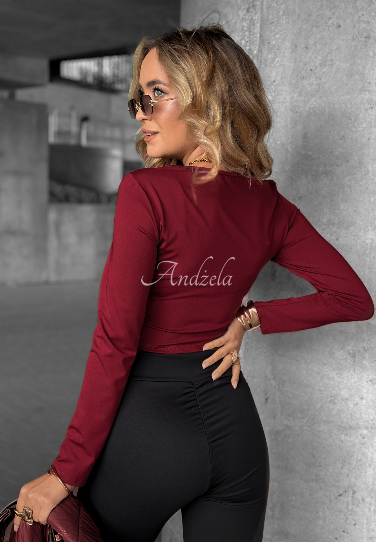 Krátká halenka longsleeve s výstřihem Go Ahead vínová