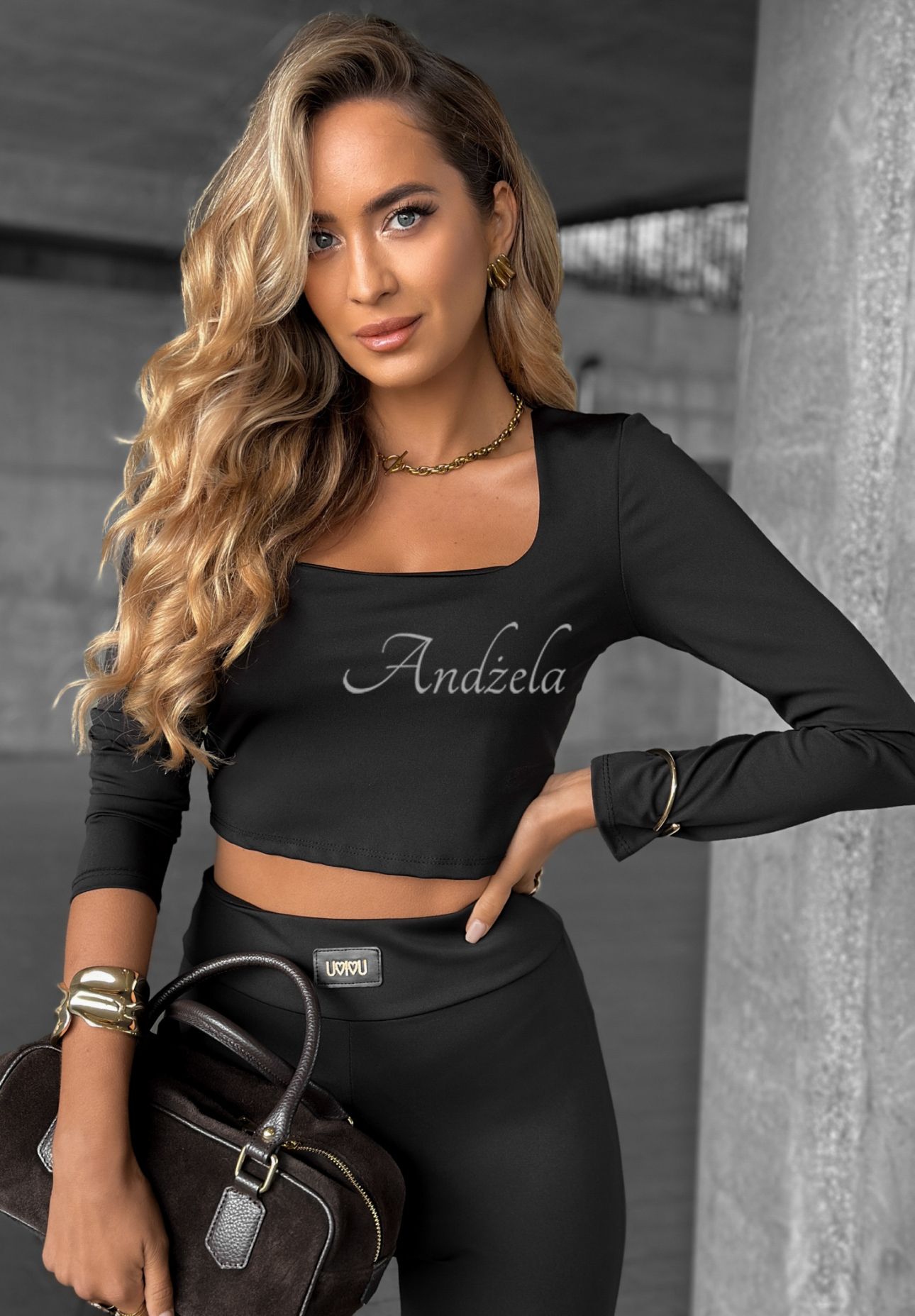 Krátká halenka longsleeve s výstřihem Go Ahead černá