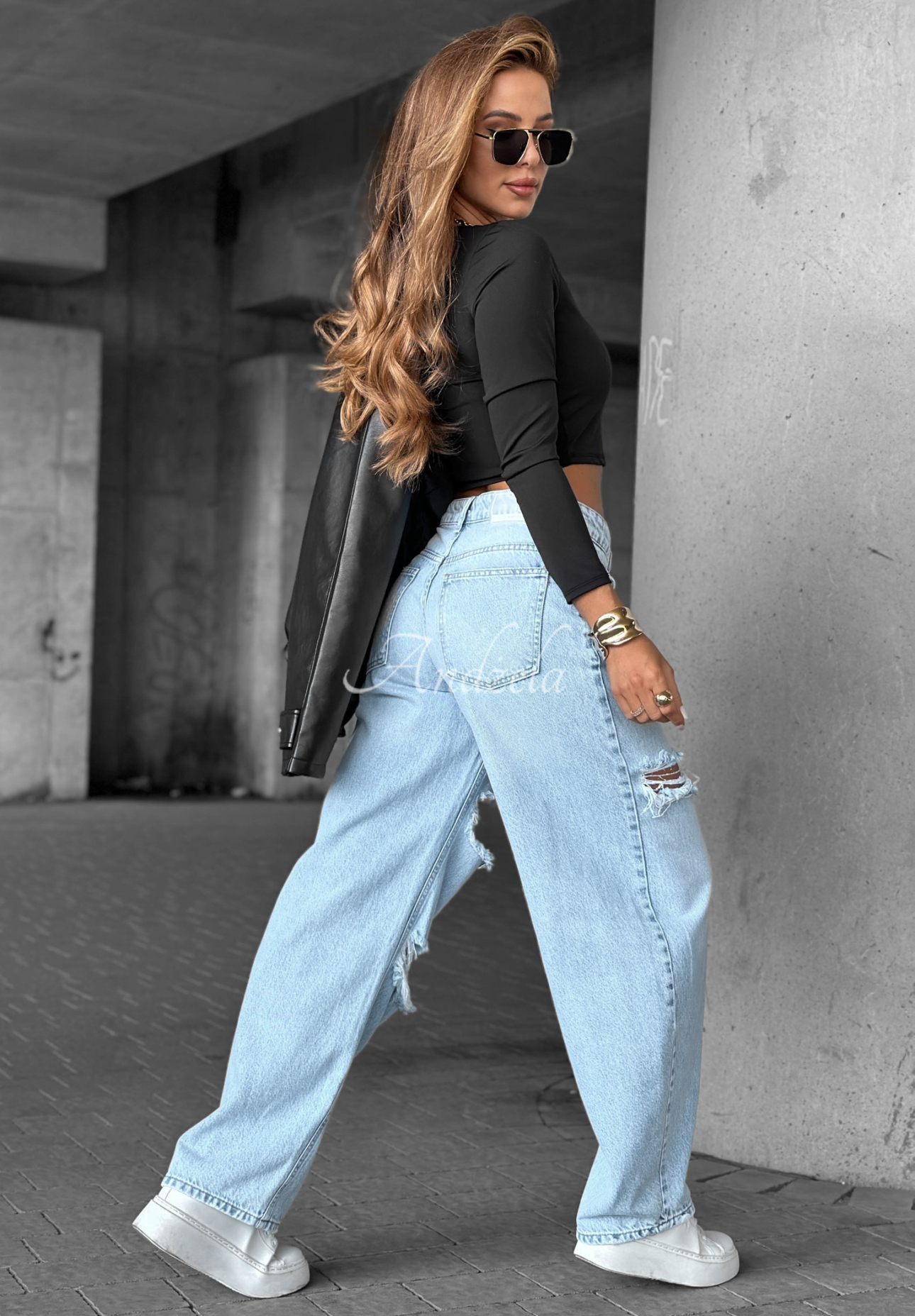 Džíny wide leg s oděrky It&#039;s Complicated modré
