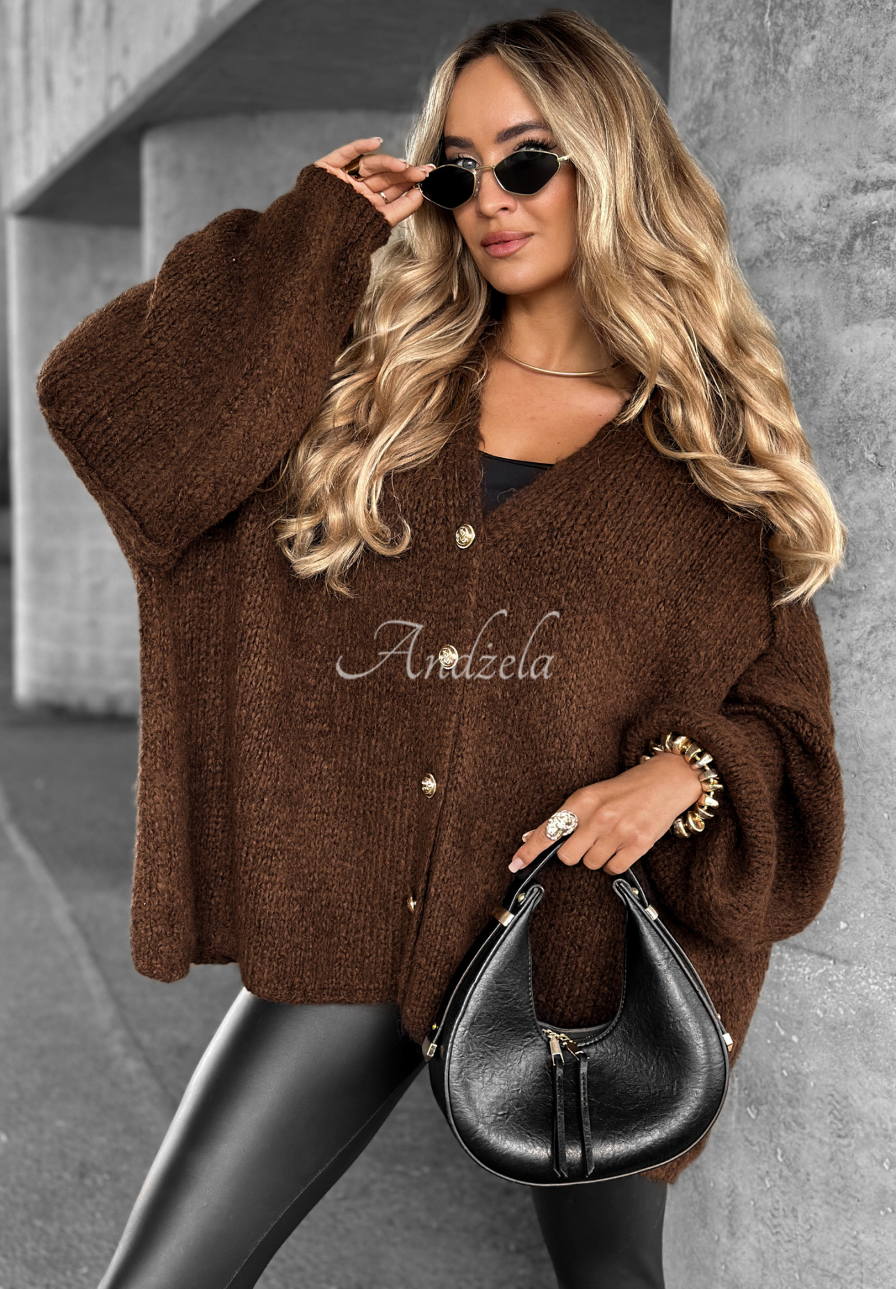 Krátký kardigan oversize Hot Chestnuts čokoládový