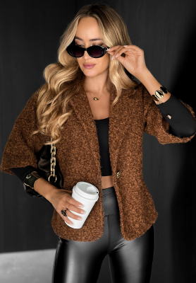 Krátký boucle kabát s vlnou Hard To Say čokoládový