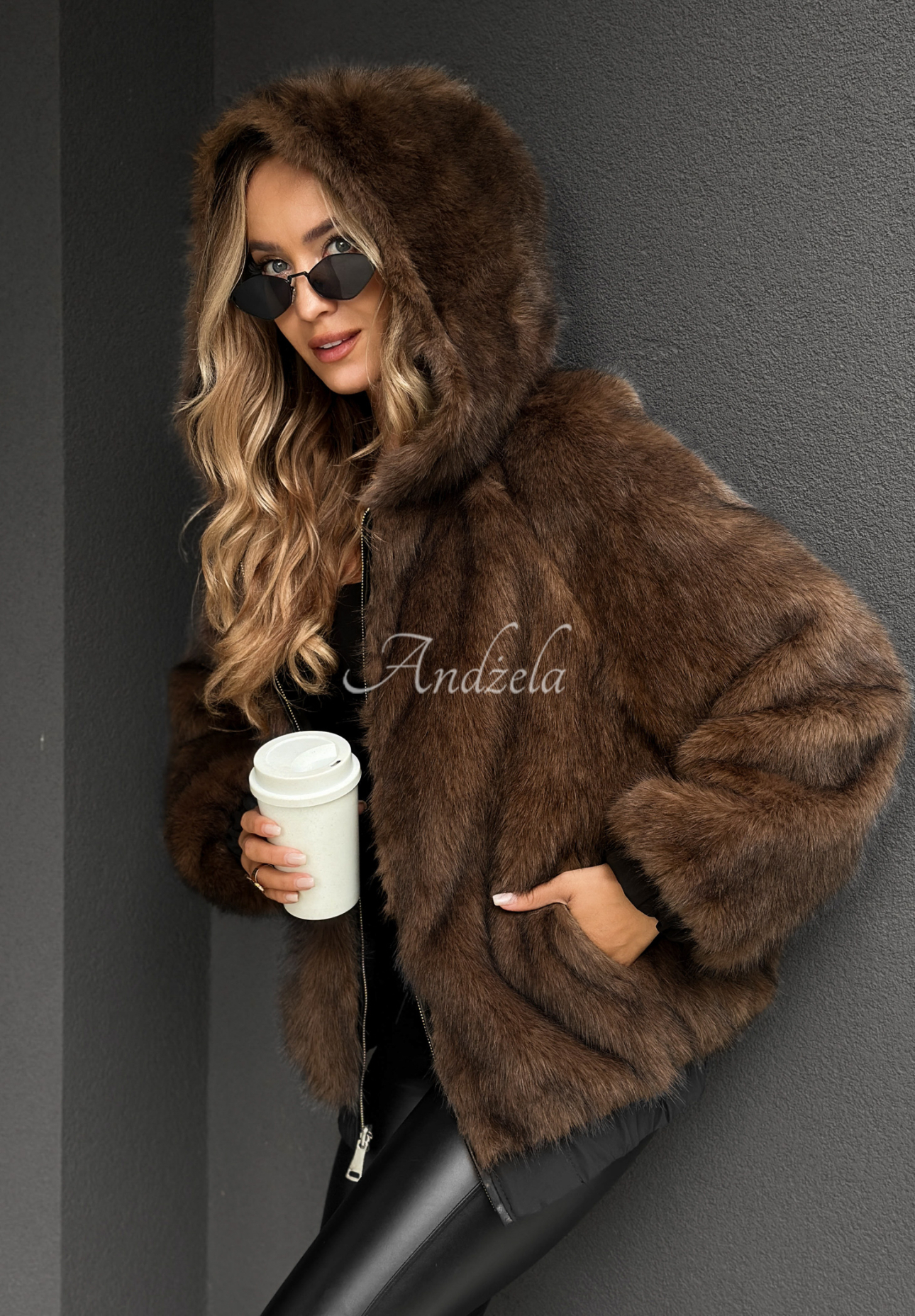 Oboustranná bunda s kožíškem a kapucí Chilly Air černá