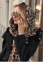 Šála s třásněmi s leopardím vzorem Still Mine béžovo-čokoládová