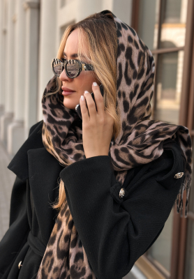 Šála s třásněmi s leopardím vzorem Still Mine béžovo-čokoládová