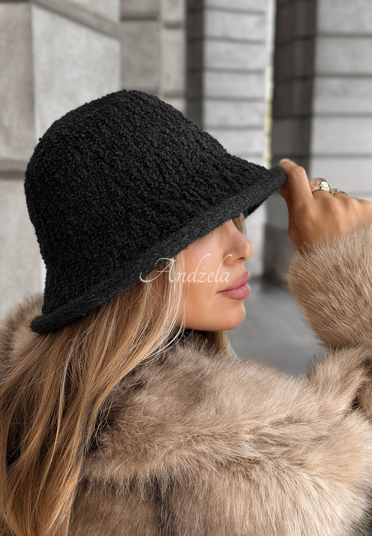 Klobouk bucket hat s kožíškem Tell Me Again Černé