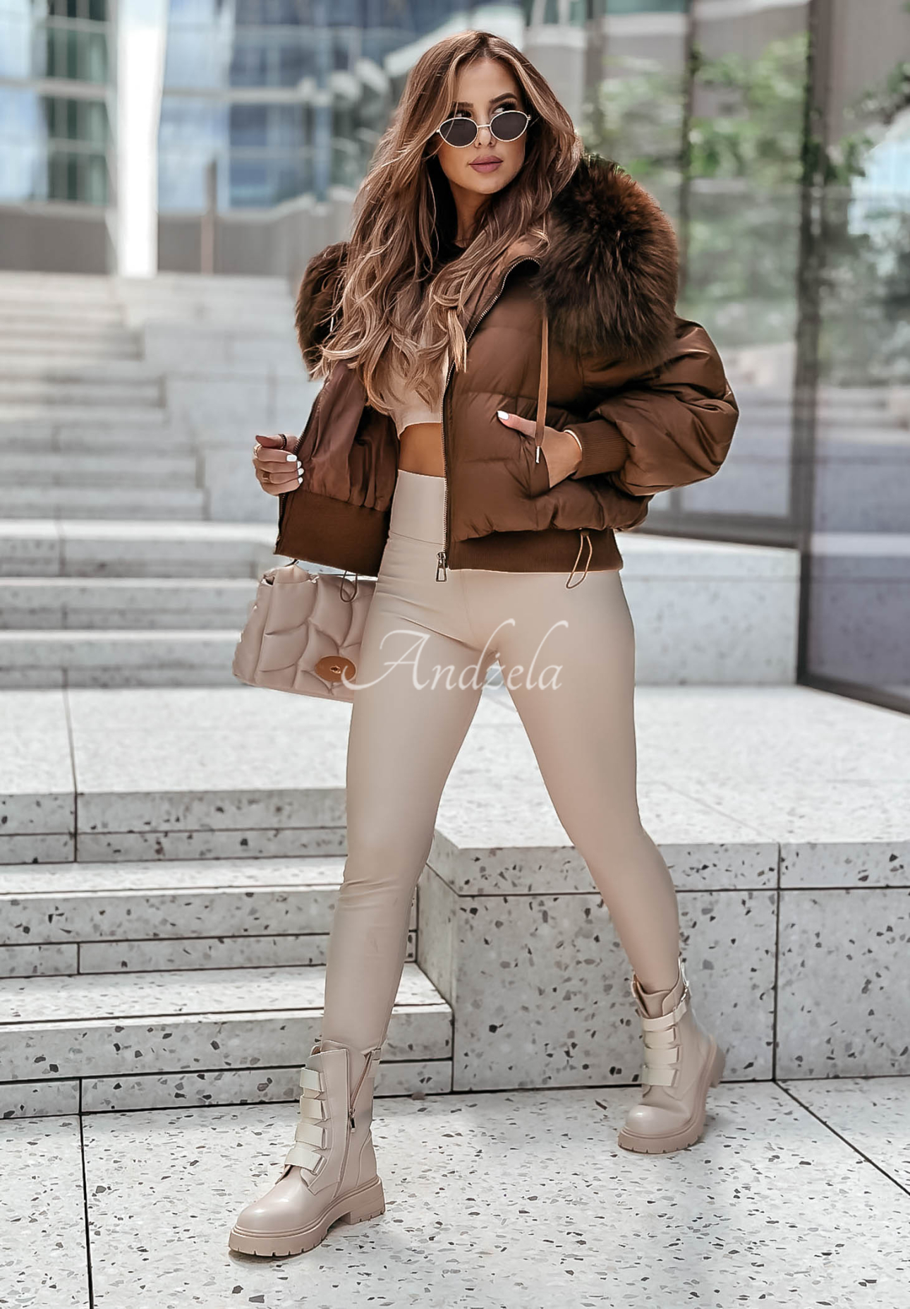 Krátká prošívaná bunda s kožíškem Mr. Freeze čokoládová