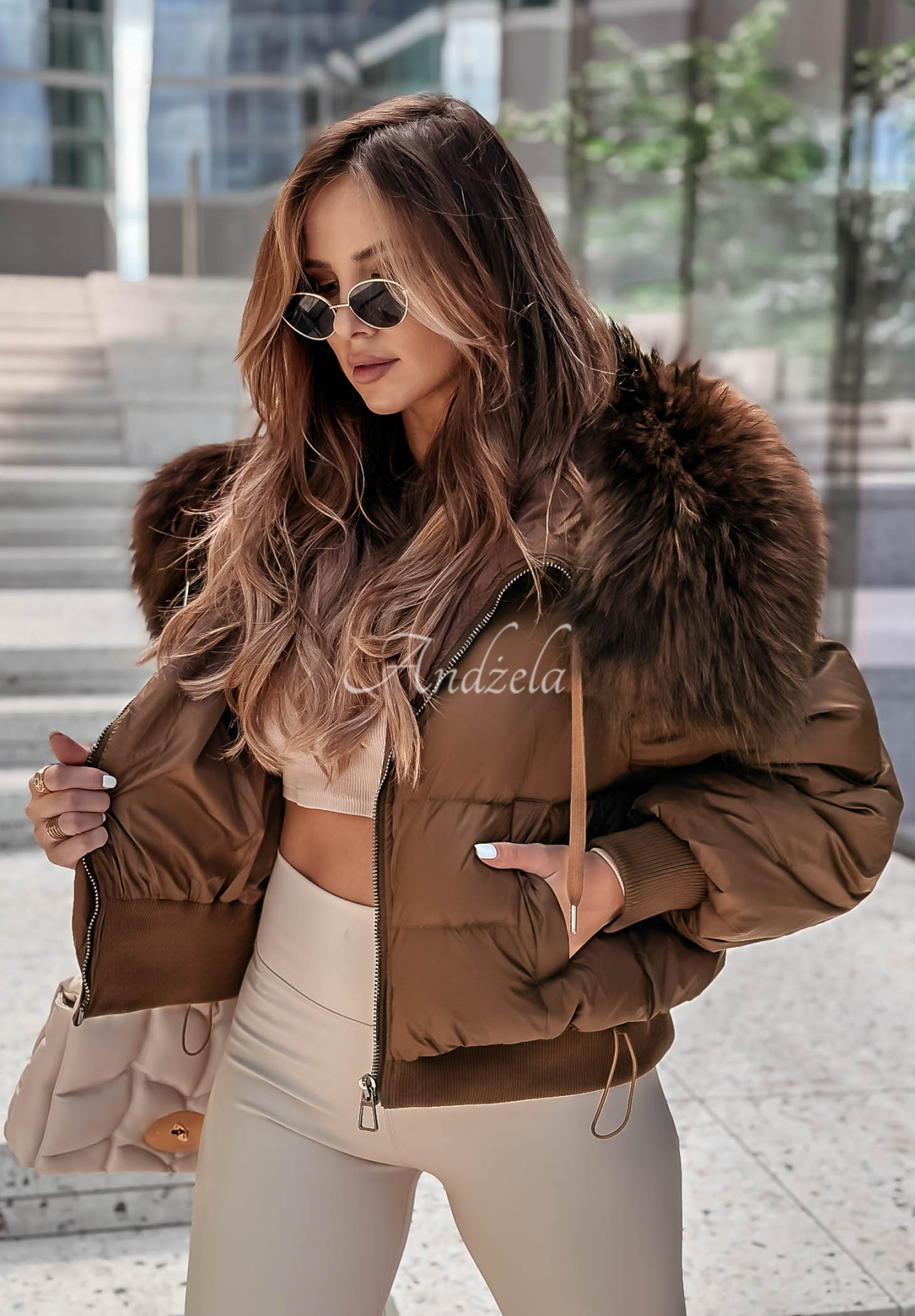 Krátká prošívaná bunda s kožíškem Mr. Freeze čokoládová