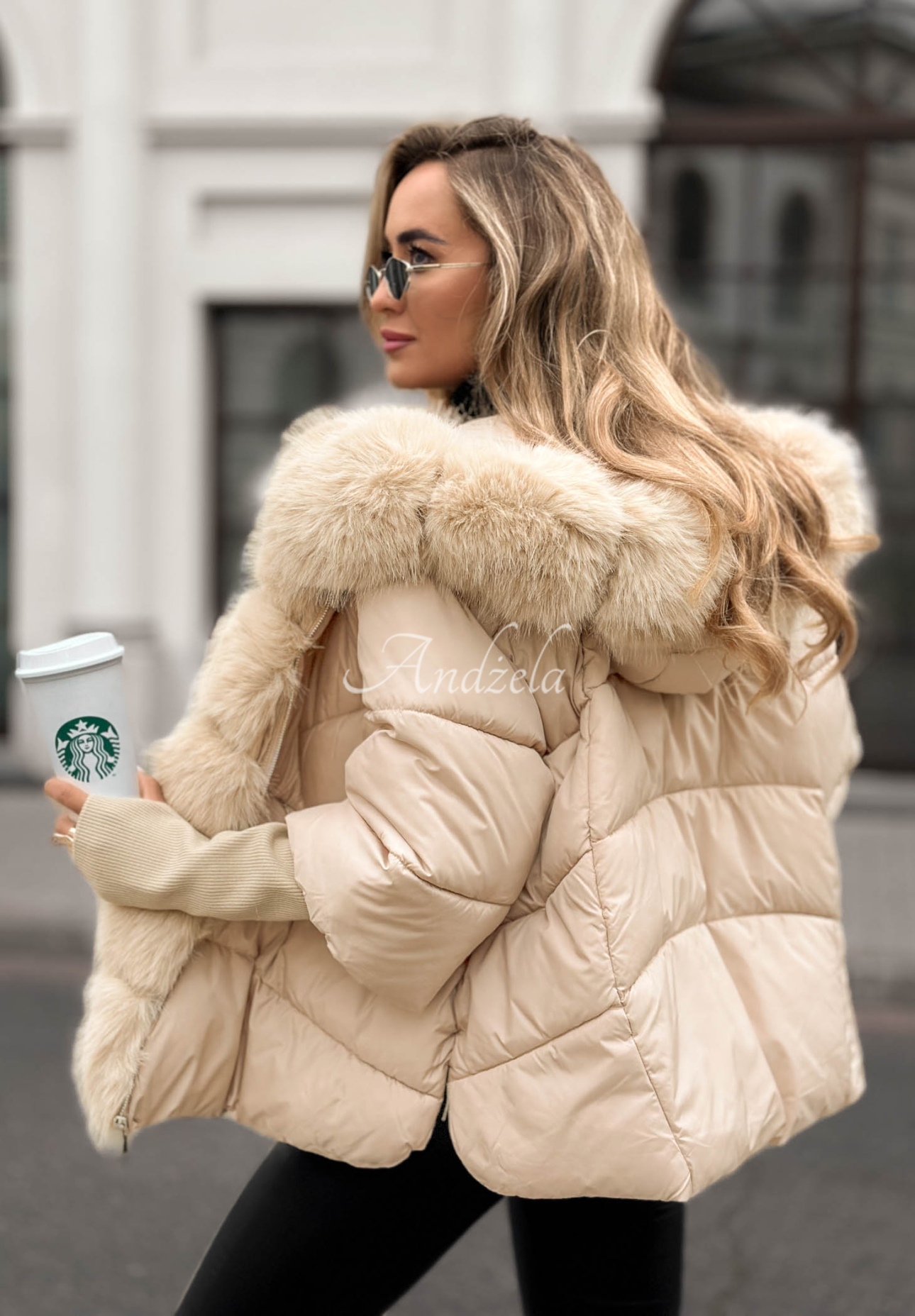 Prošívaná bunda s kožíškem Frosty Horizon tmavě béžový