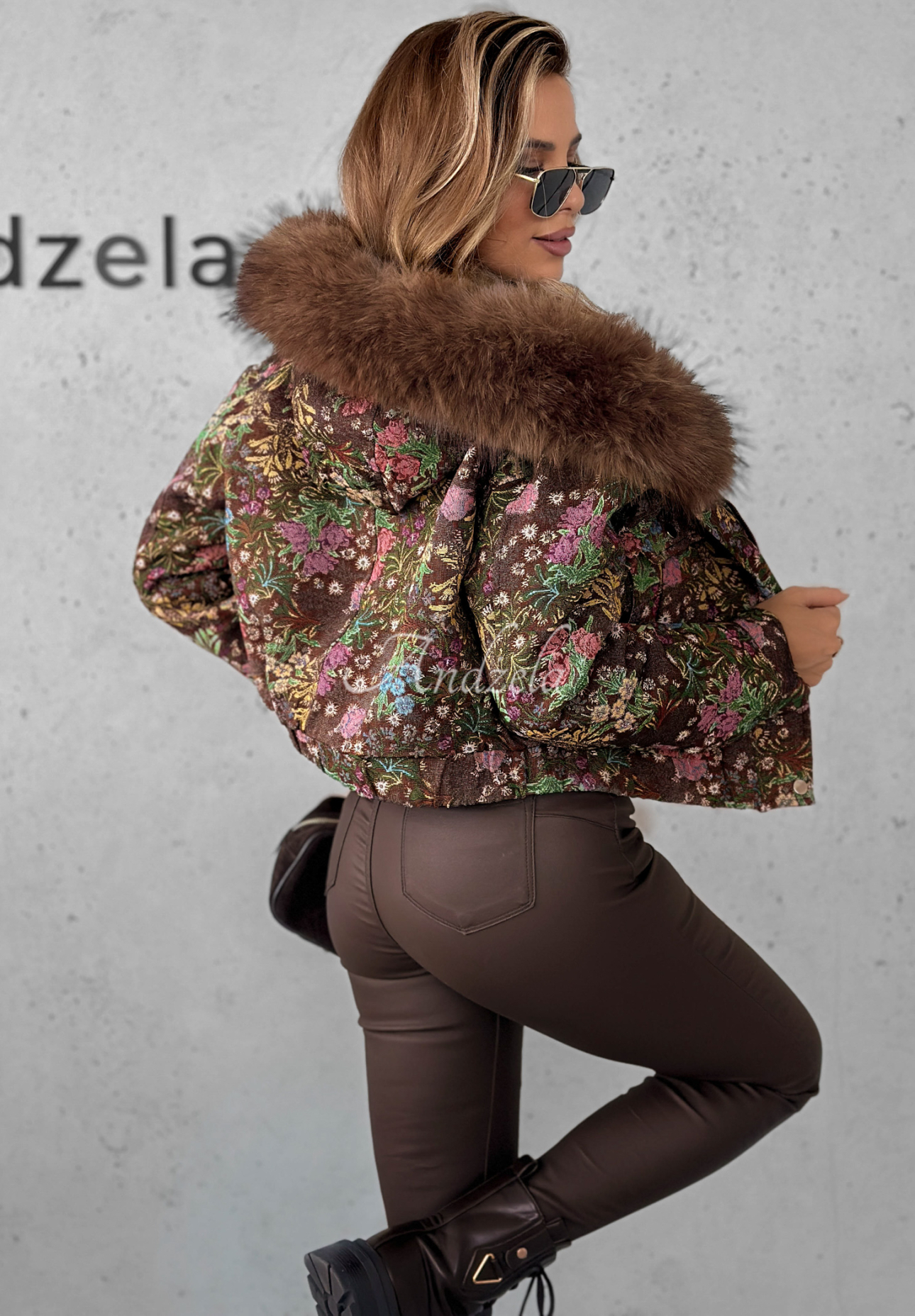 Žakárová bunda s květy s kožíškem Frosted Flowers čokoládová