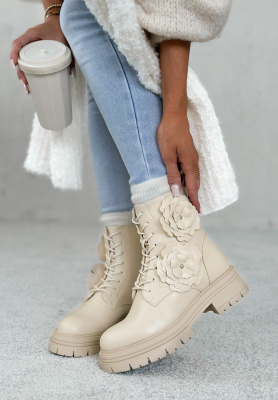 Kožené kotníkové boty trapery s květinami Whispering Pines béžové