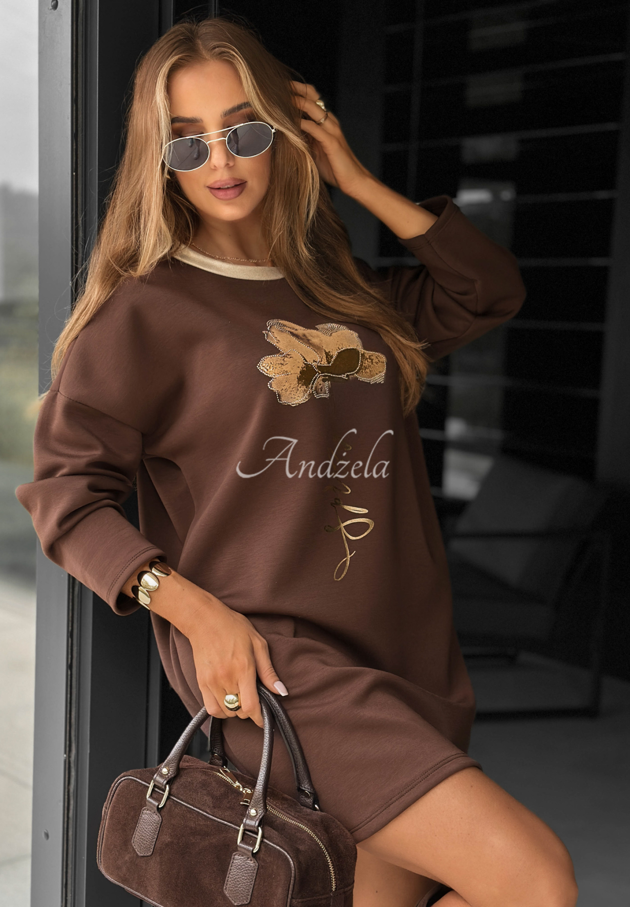 Teplákové šaty s potiskem Little Things čokoládová