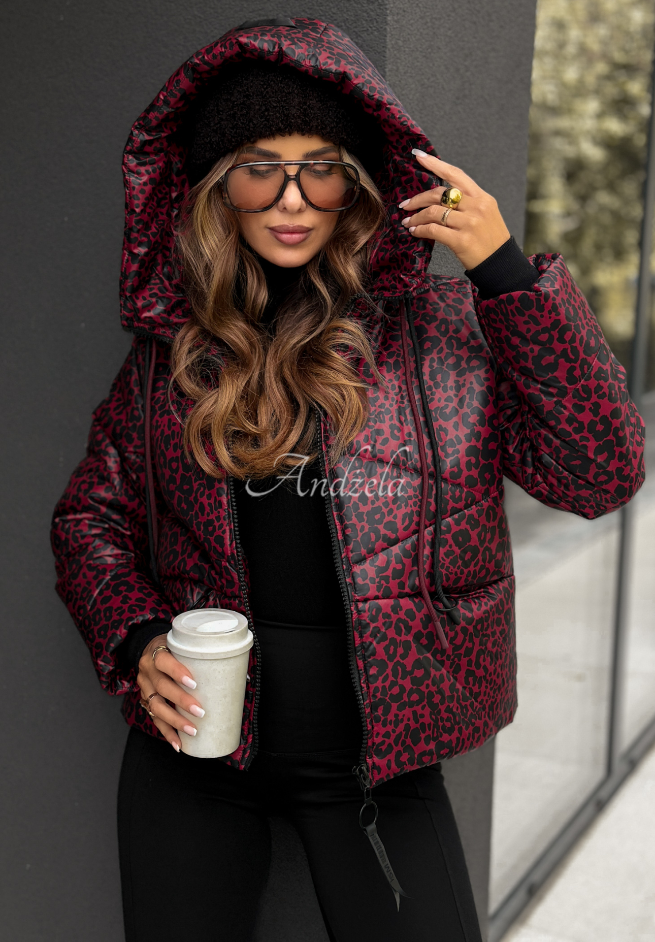 Krátká prošívaná bunda s leopardím vzorem Not Impressed vínová
