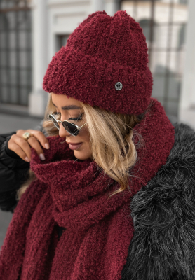 Čepice boucle Winter Everywhere vínová