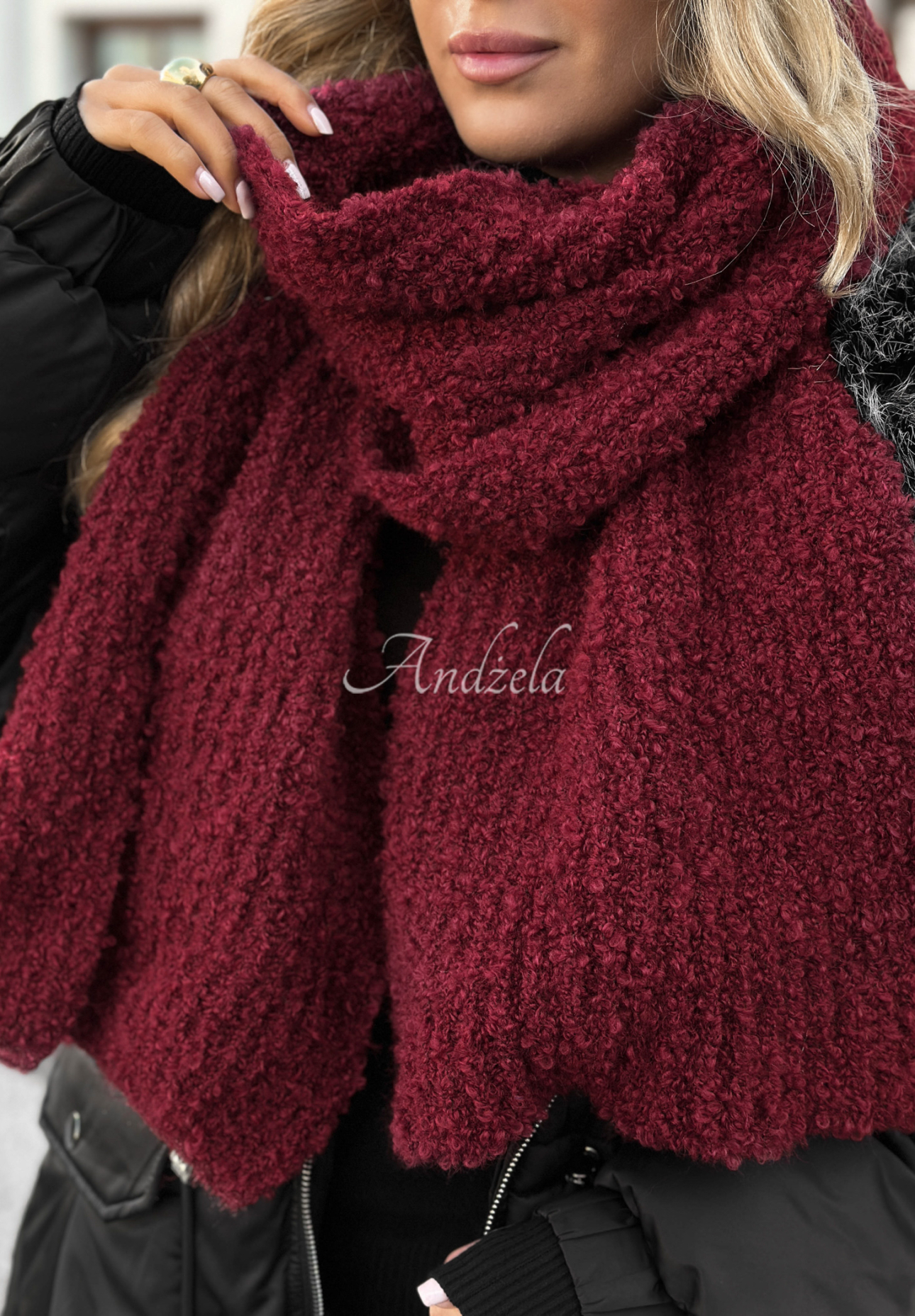Šála boucle Winter Everywhere Bílá