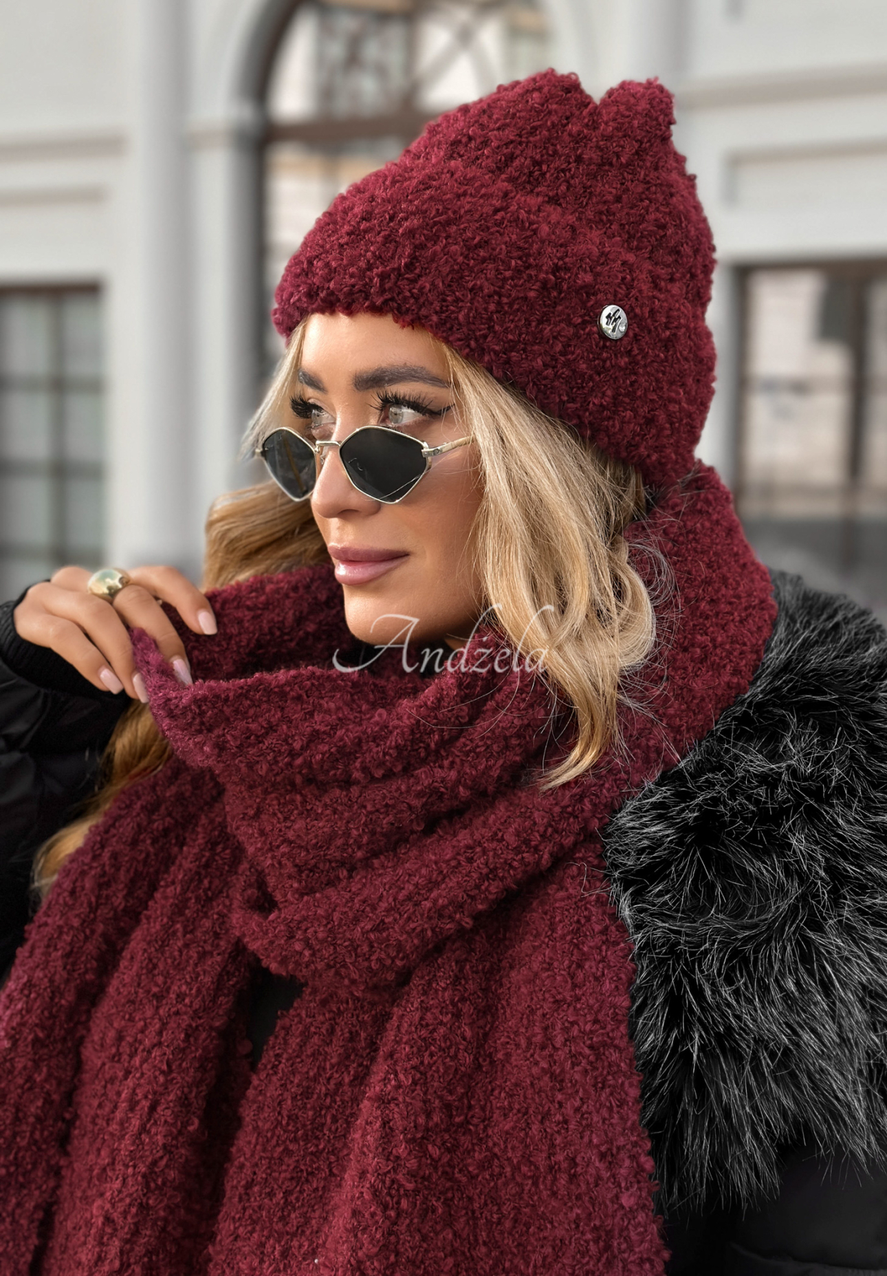 Šála boucle Winter Everywhere vínový