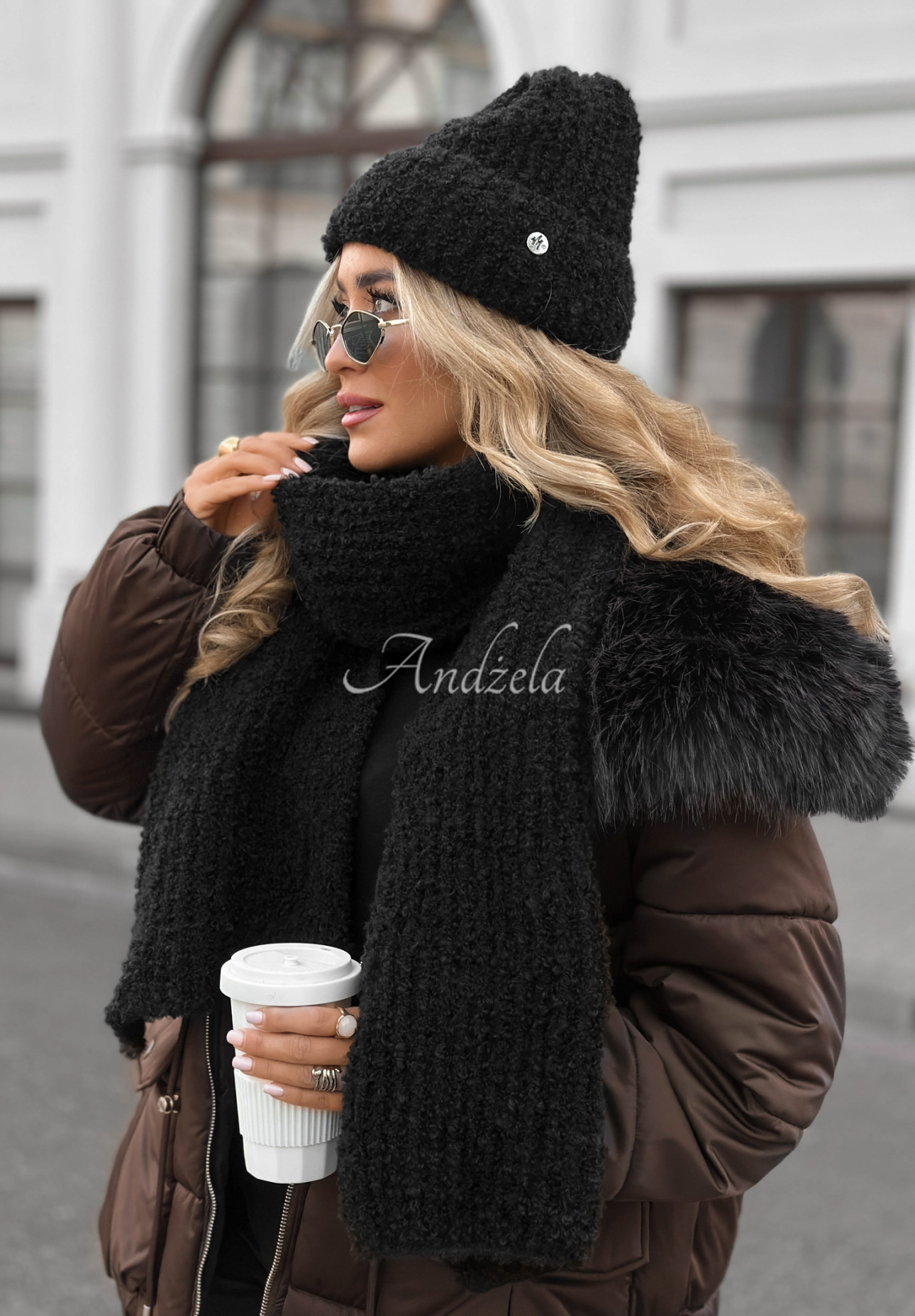 Šála boucle Winter Everywhere Černé