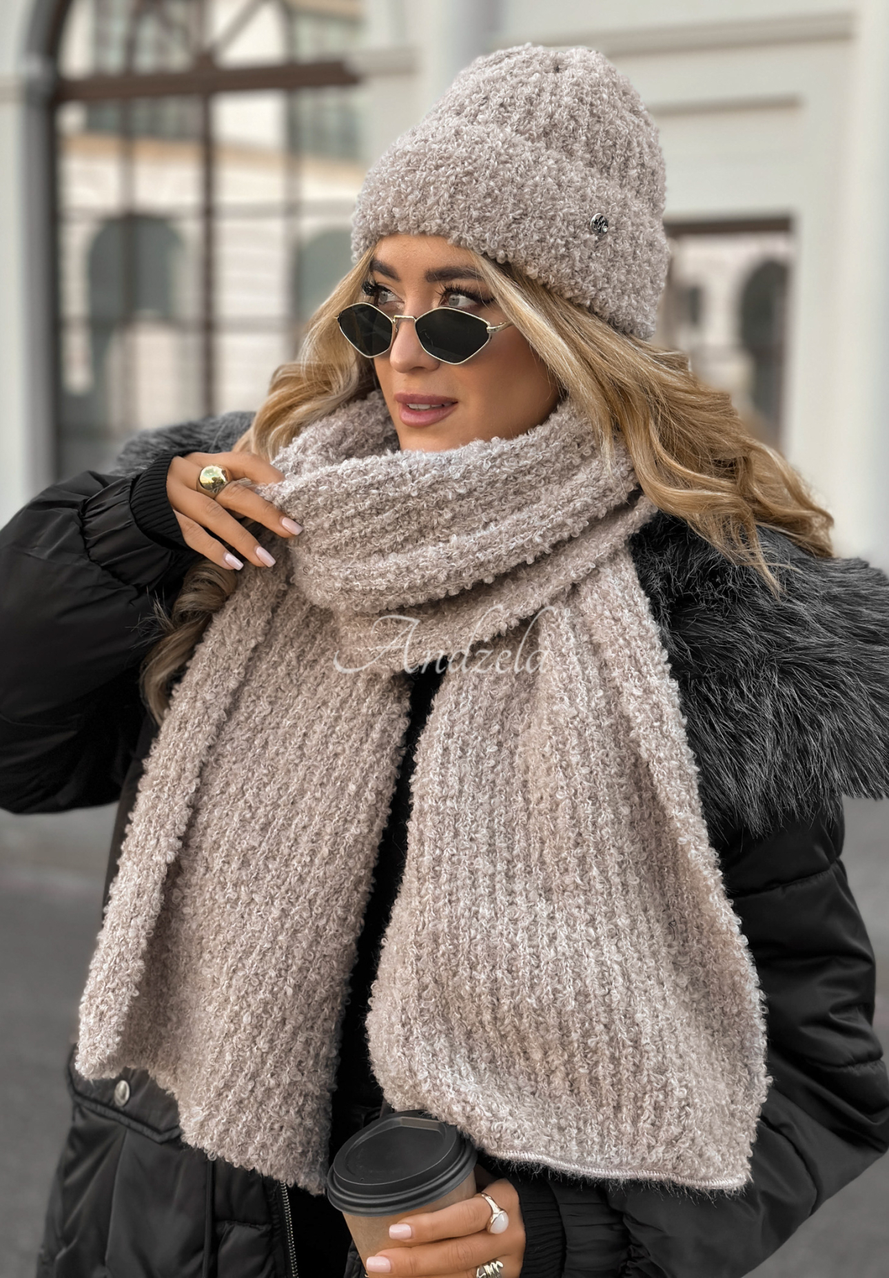 Šála boucle Winter Everywhere béžový