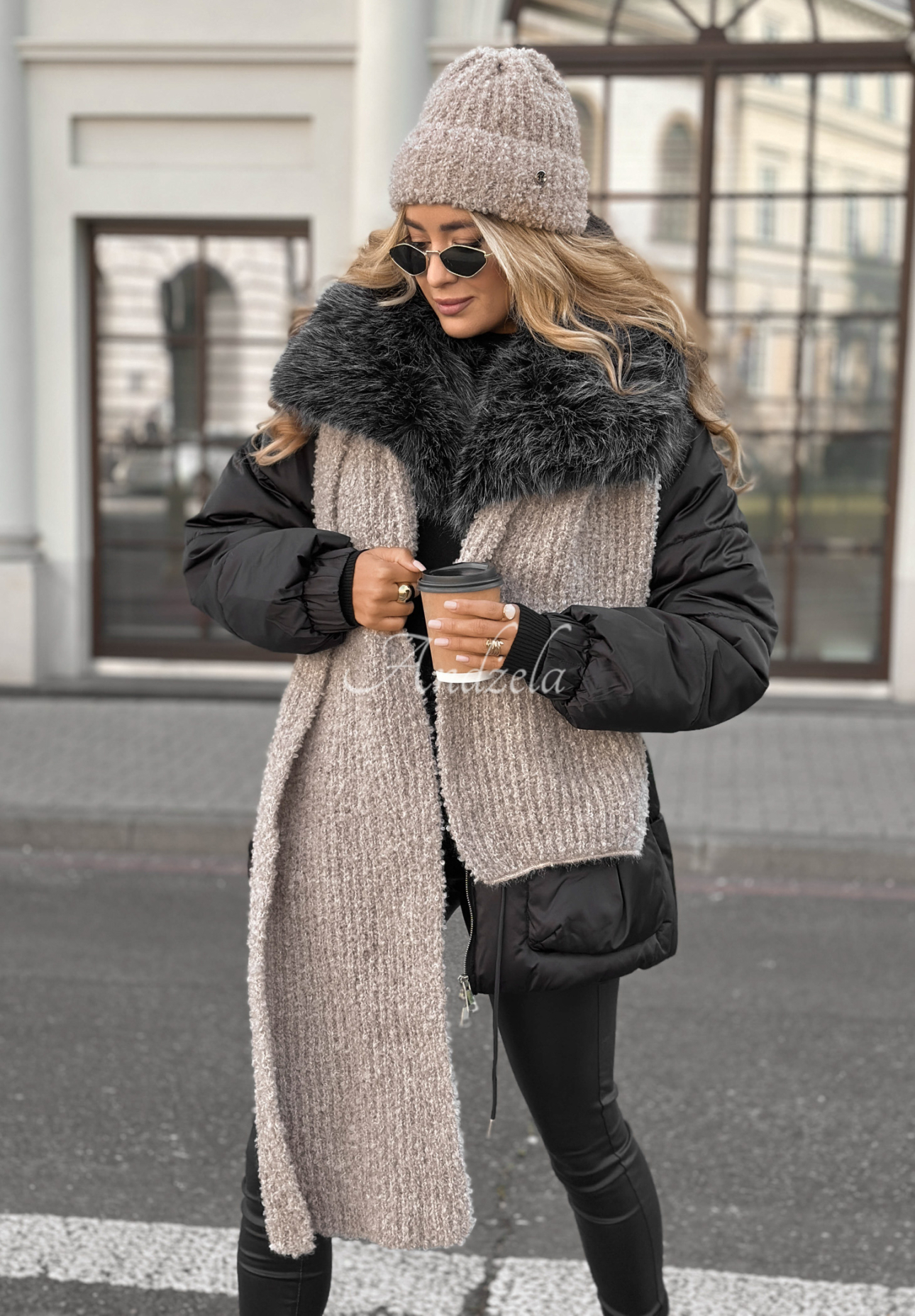 Šála boucle Winter Everywhere béžový