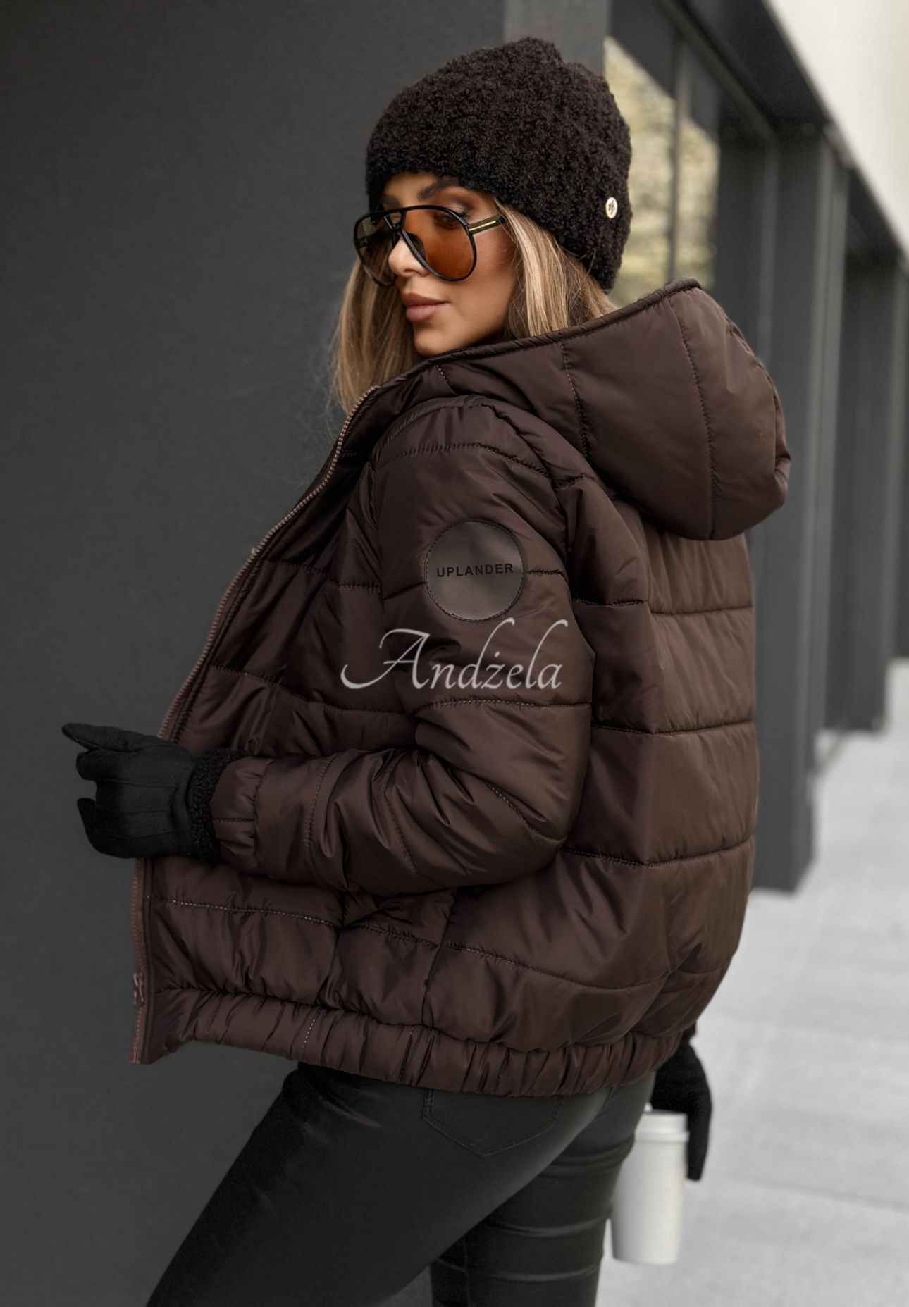 Prošívaná bomber bunda s kapucí Just to Know čokoládová