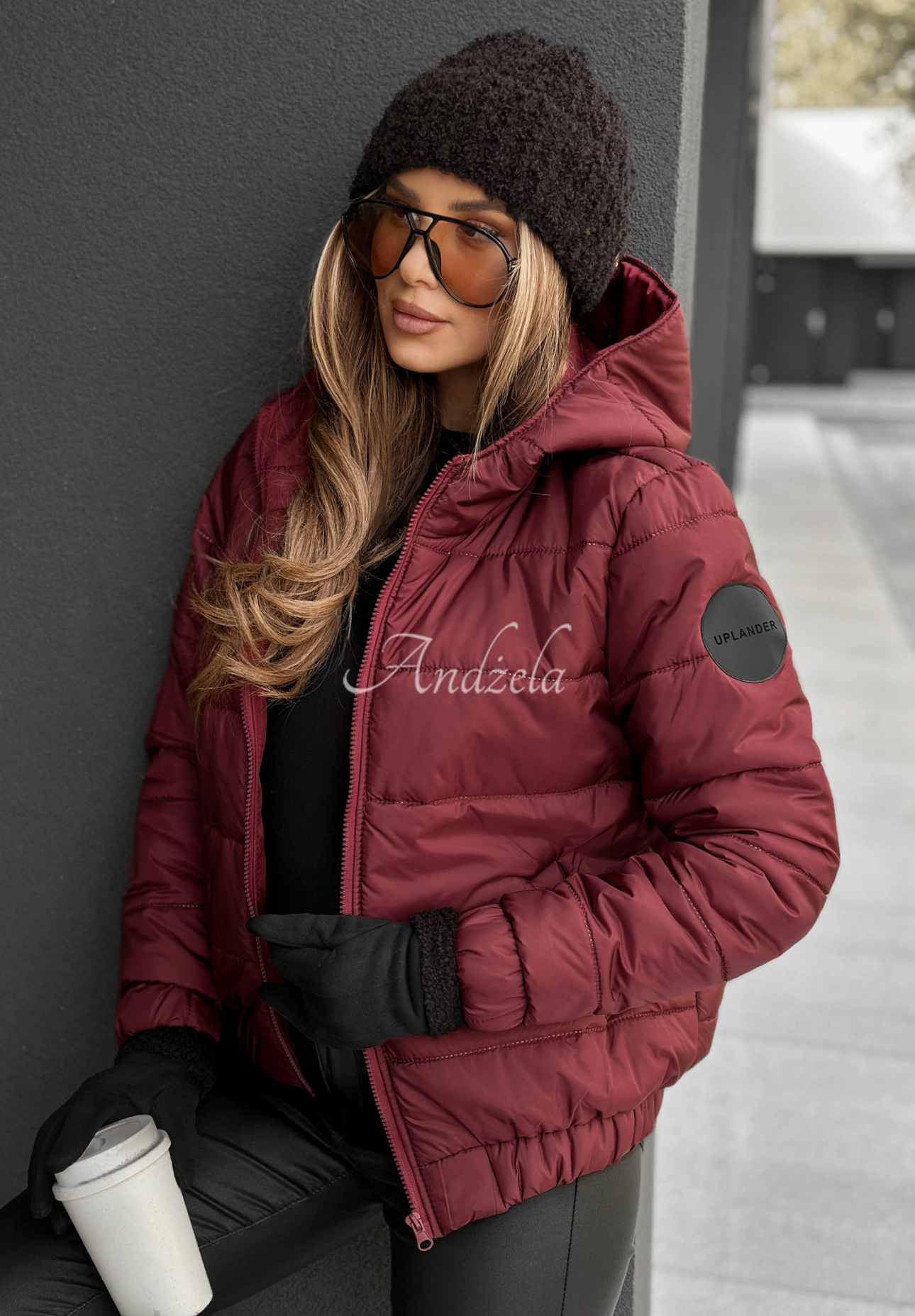 Prošívaná bomber bunda s kapucí Just to Know vínová