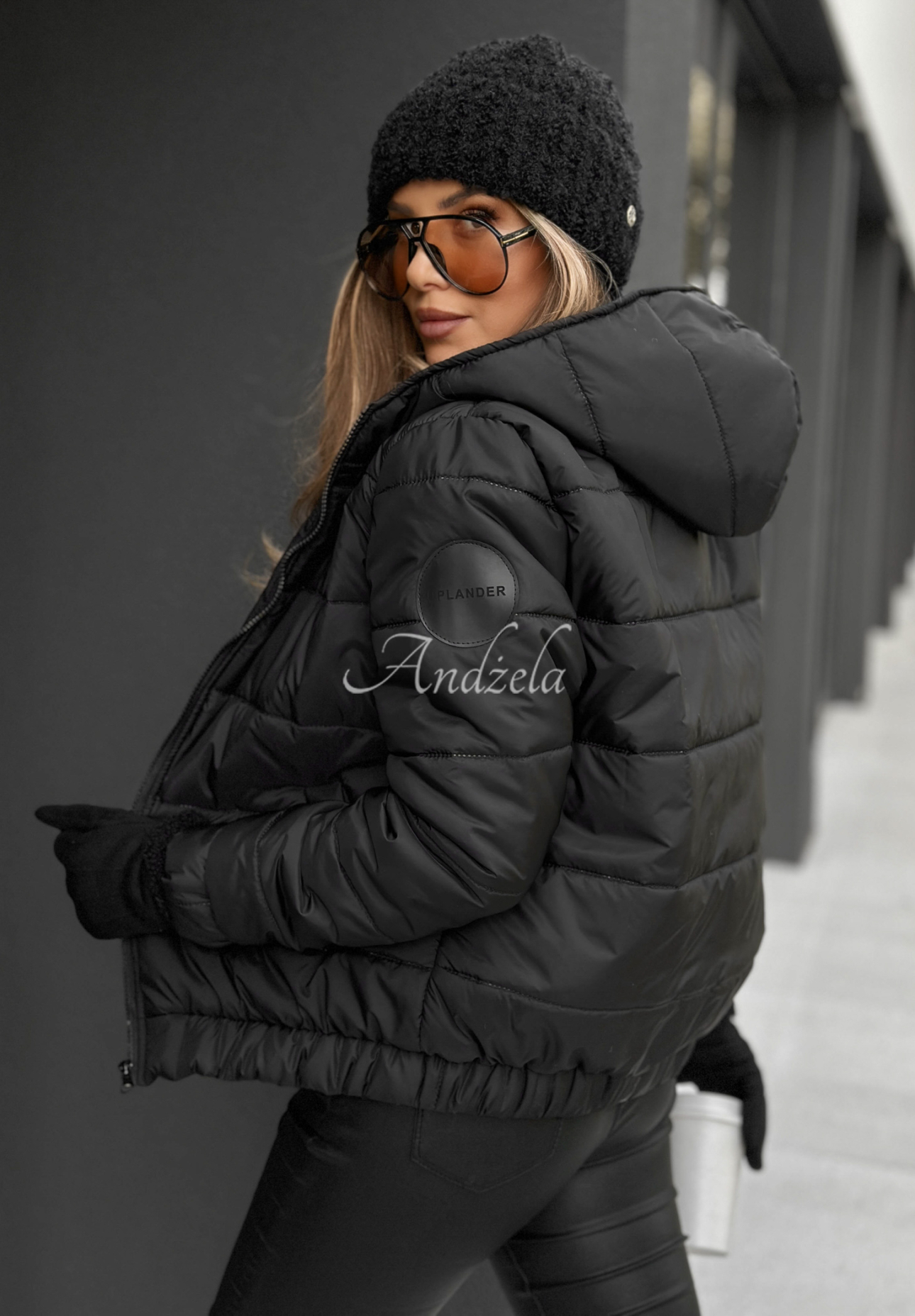 Prošívaná bomber bunda s kapucí Just to Know Černé