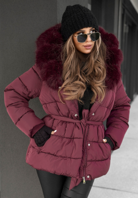 Prošívaná bunda s kožíškem a páskem Coldest Moments vínová