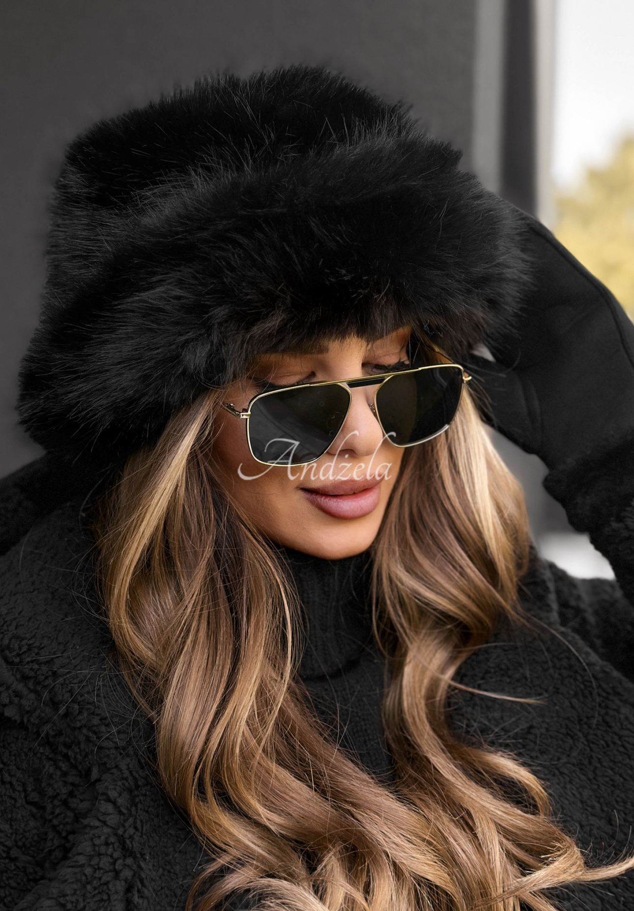 Čepice bucket hat s kožíškem Winter Cuddles černá