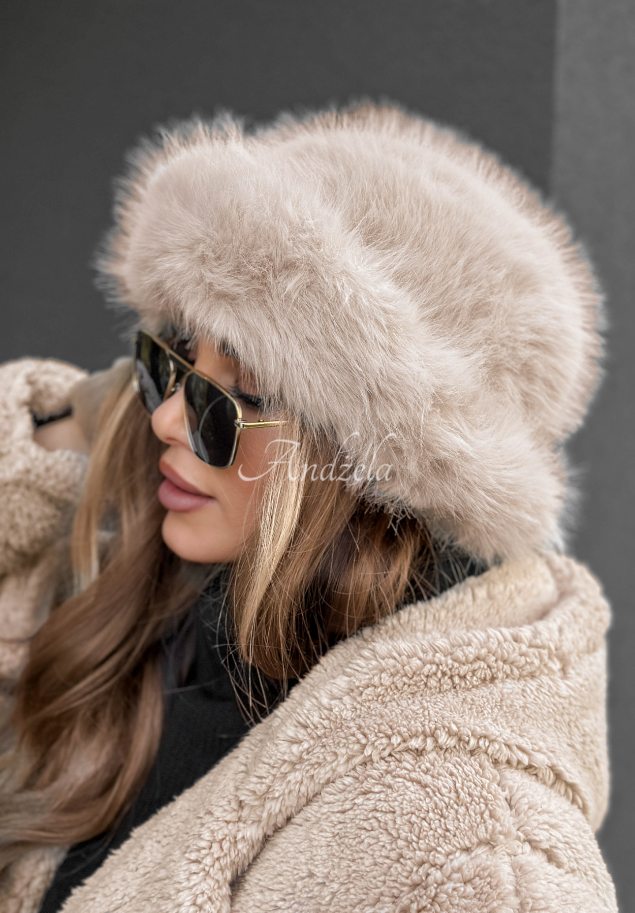 Čepice bucket hat s kožíškem Winter Cuddles béžová