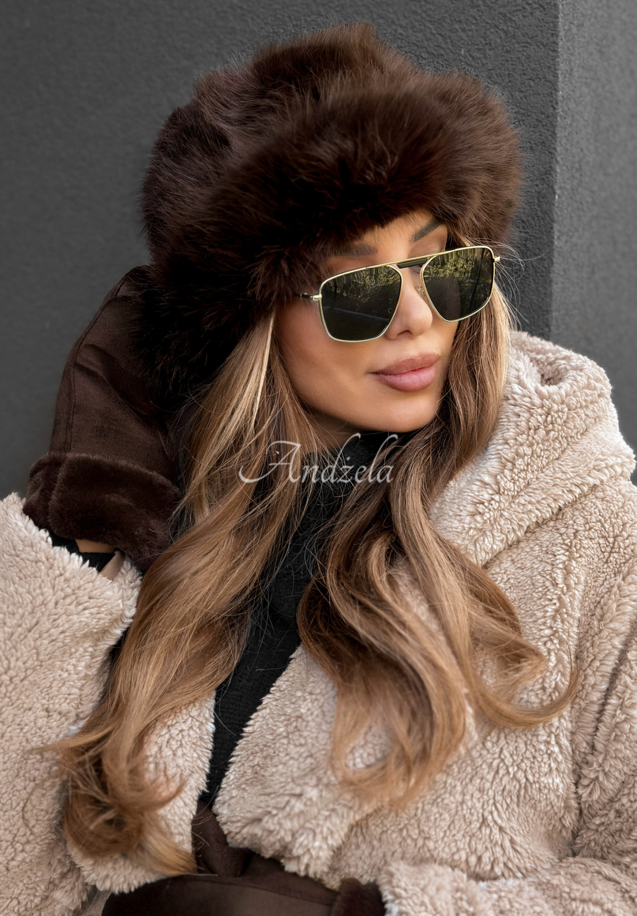Čepice bucket hat s kožíškem Winter Cuddles čokoládová