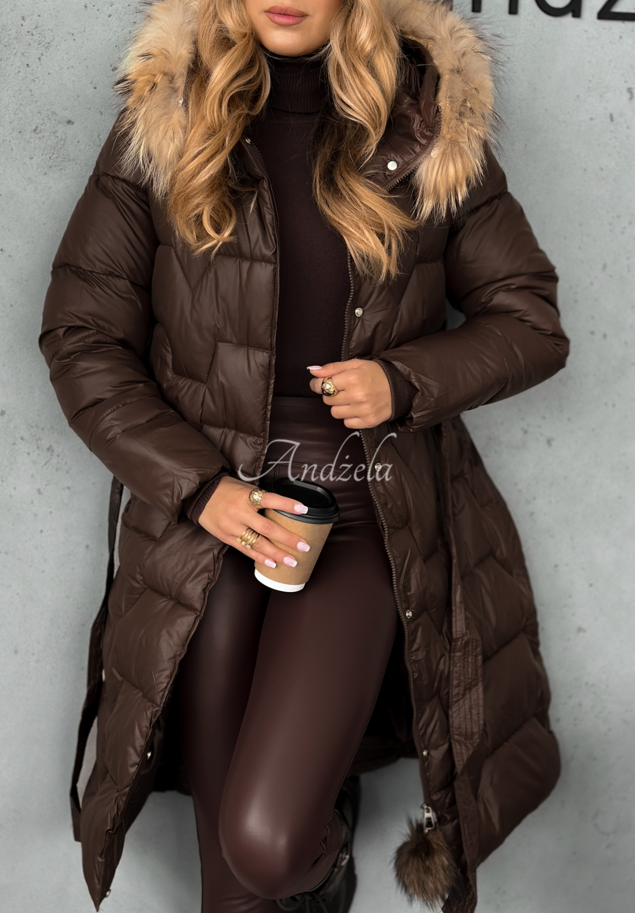 Prošívaná bunda s kožíškem Frostbite čokoládová  II
