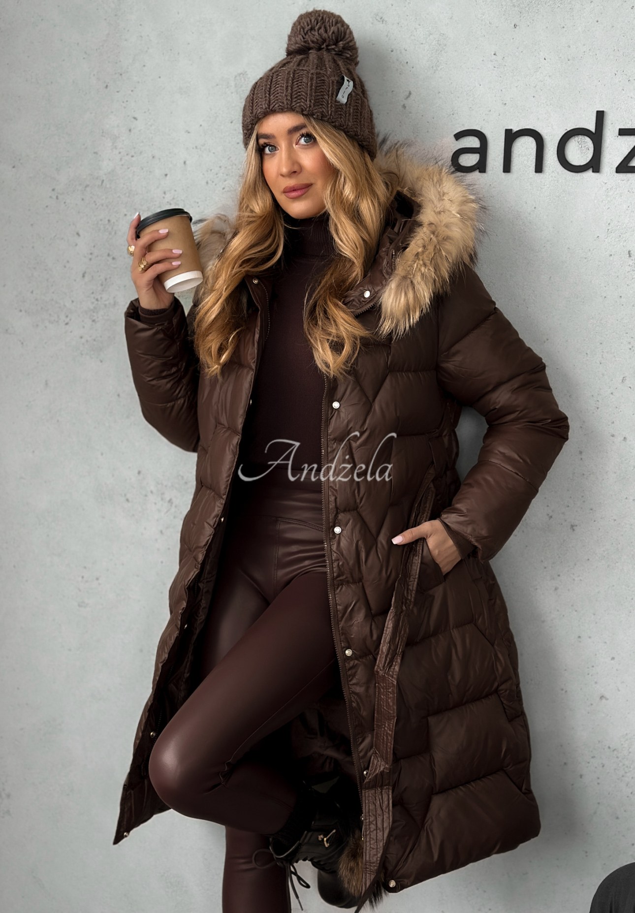 Prošívaná bunda s kožíškem Frostbite čokoládová  II