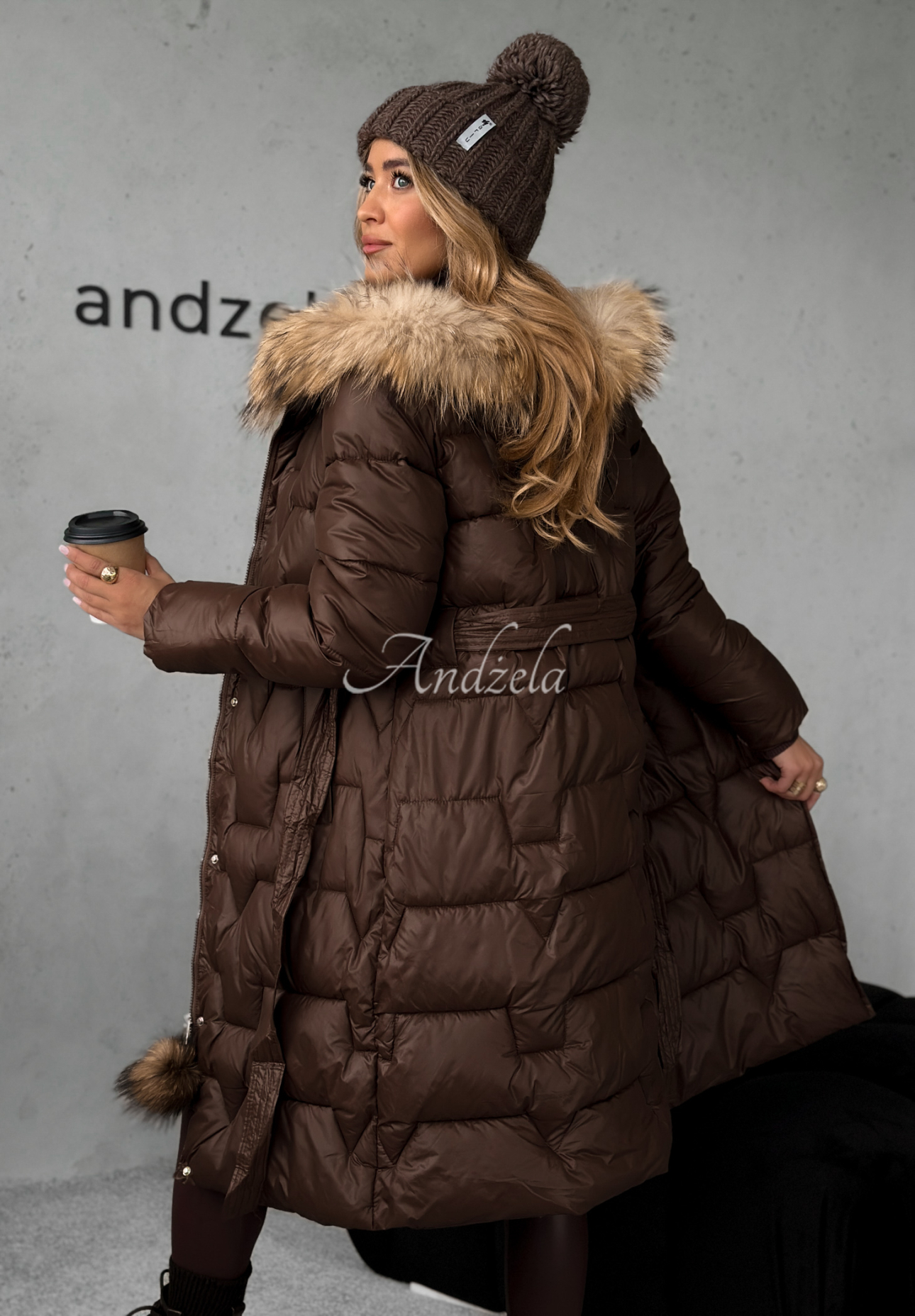 Prošívaná bunda s kožíškem Frostbite čokoládová  II